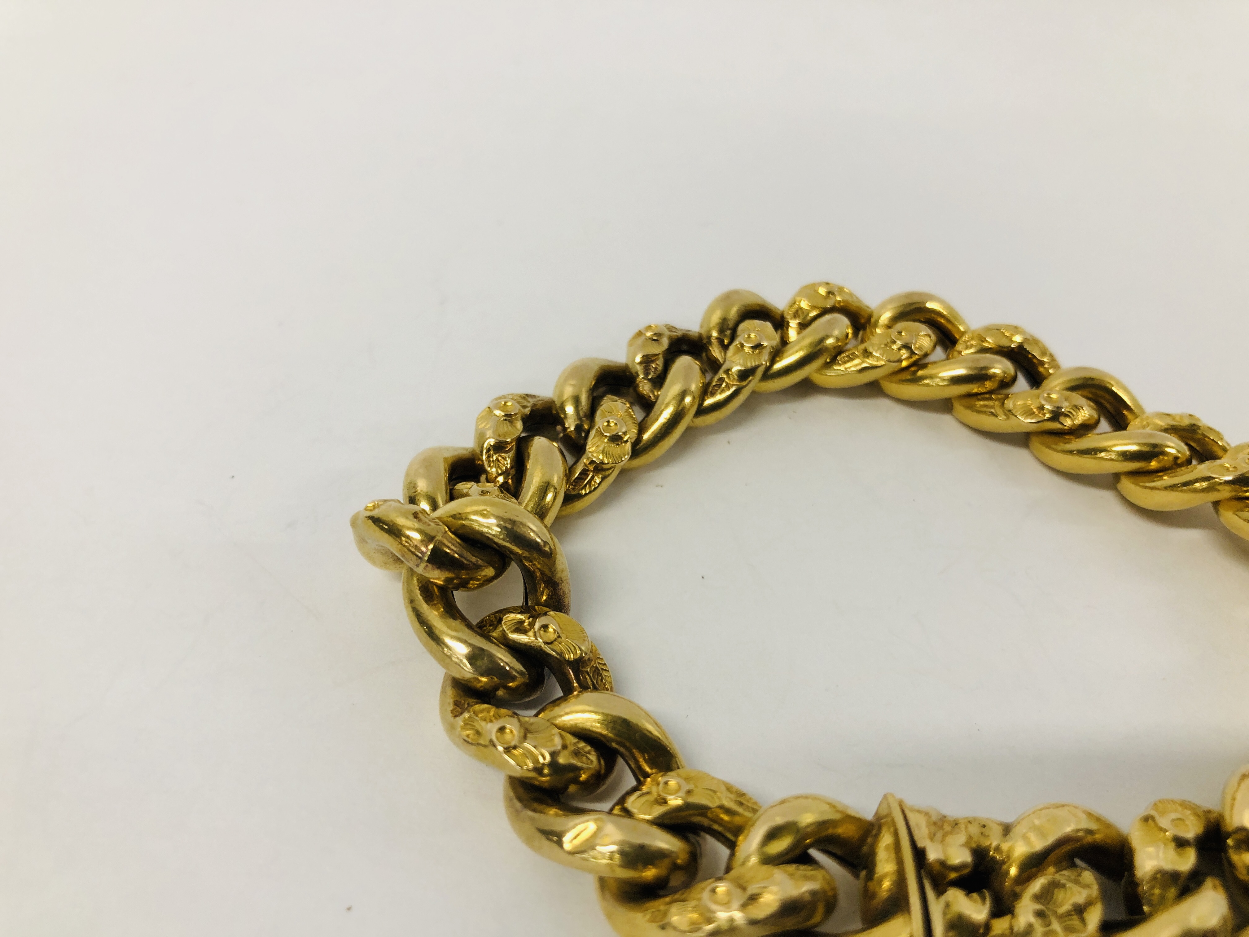 VINTAGE YELLOW METAL CURB BRACELET WITH SAFETY CHAIN (INDISTINCT MARKS). - Image 6 of 11