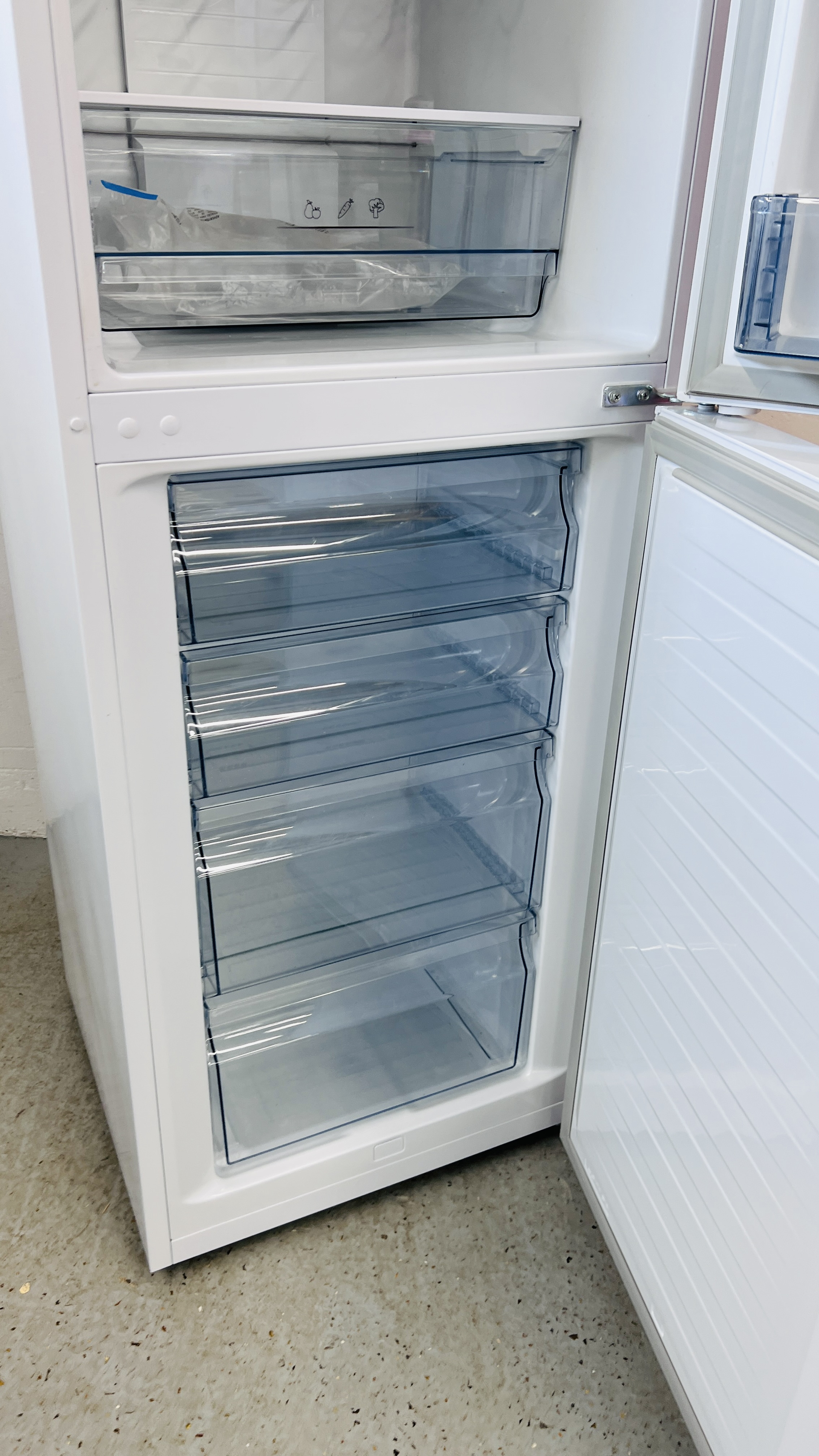 KENWOOD FROST FREE FRIDGE FREEZER WITH WATER DISPENSER - SOLD AS SEEN. - Image 10 of 11