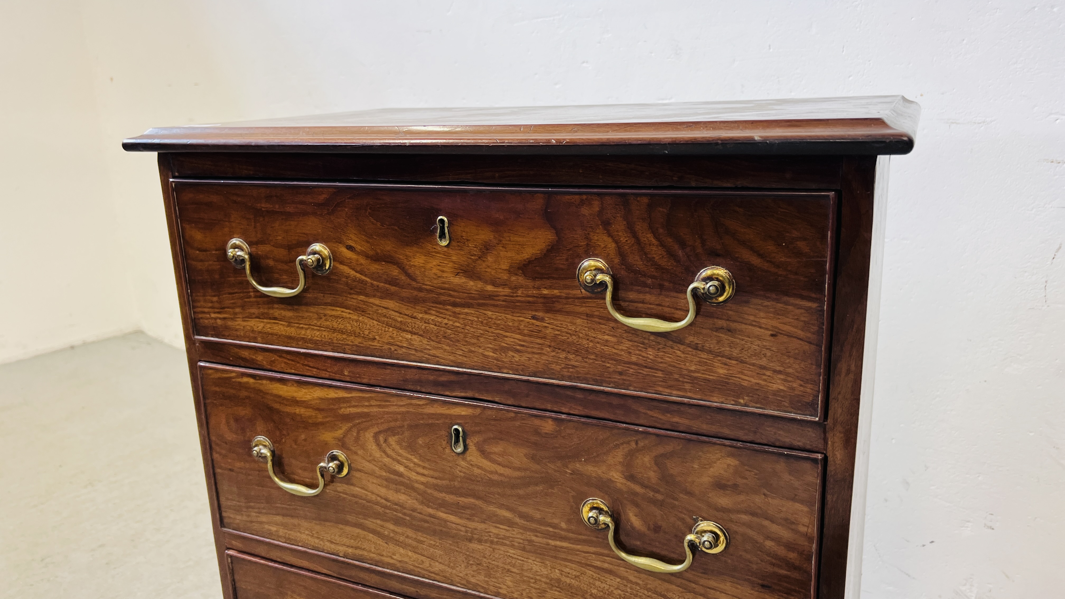 A MAHOGANY THREE DRAWER CHEST, GEORGIAN AND LATER, W 66CM. - Image 3 of 8