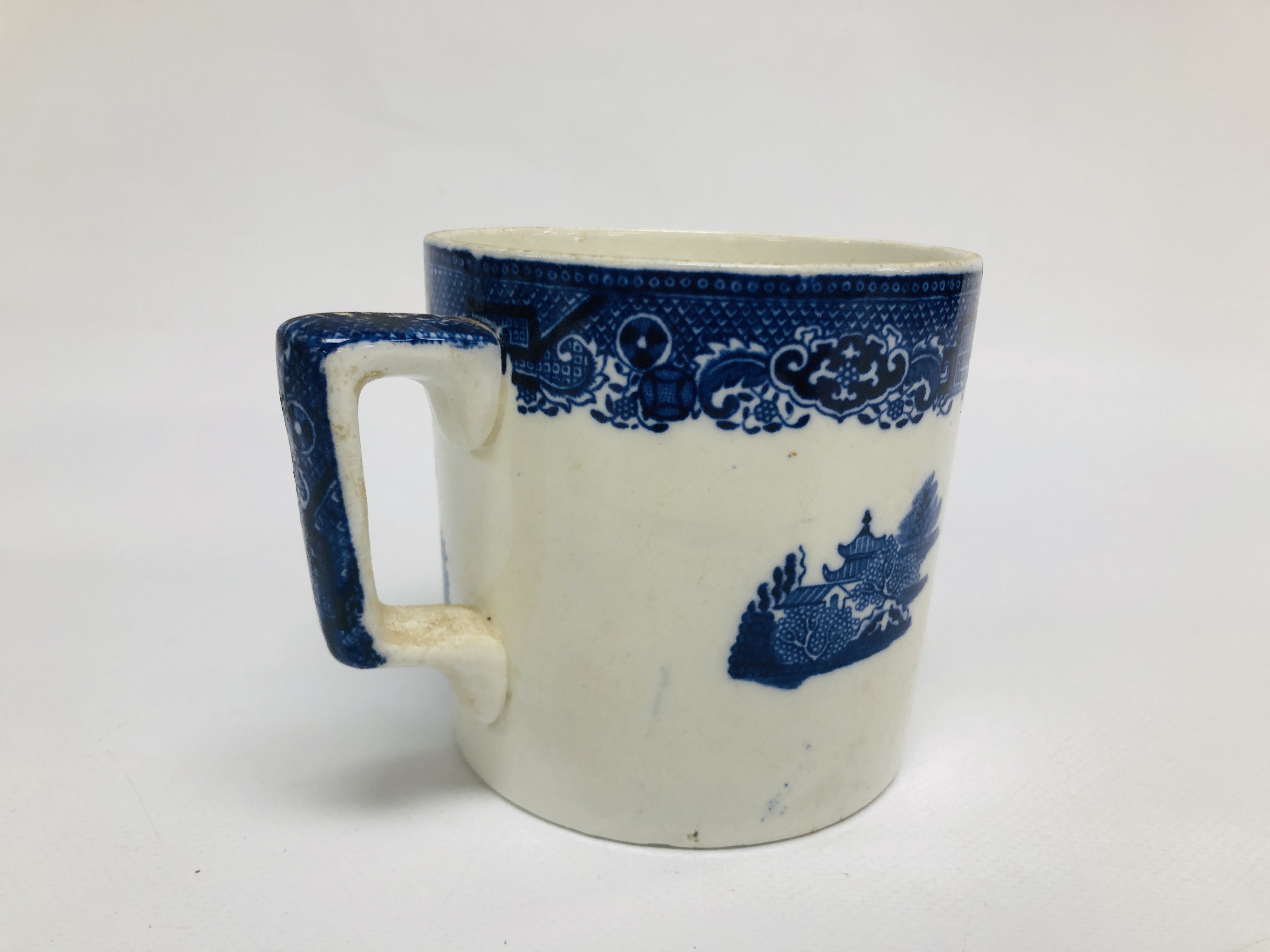 A WORCESTER BLUE AND WHITE TANKARD, - Image 3 of 20