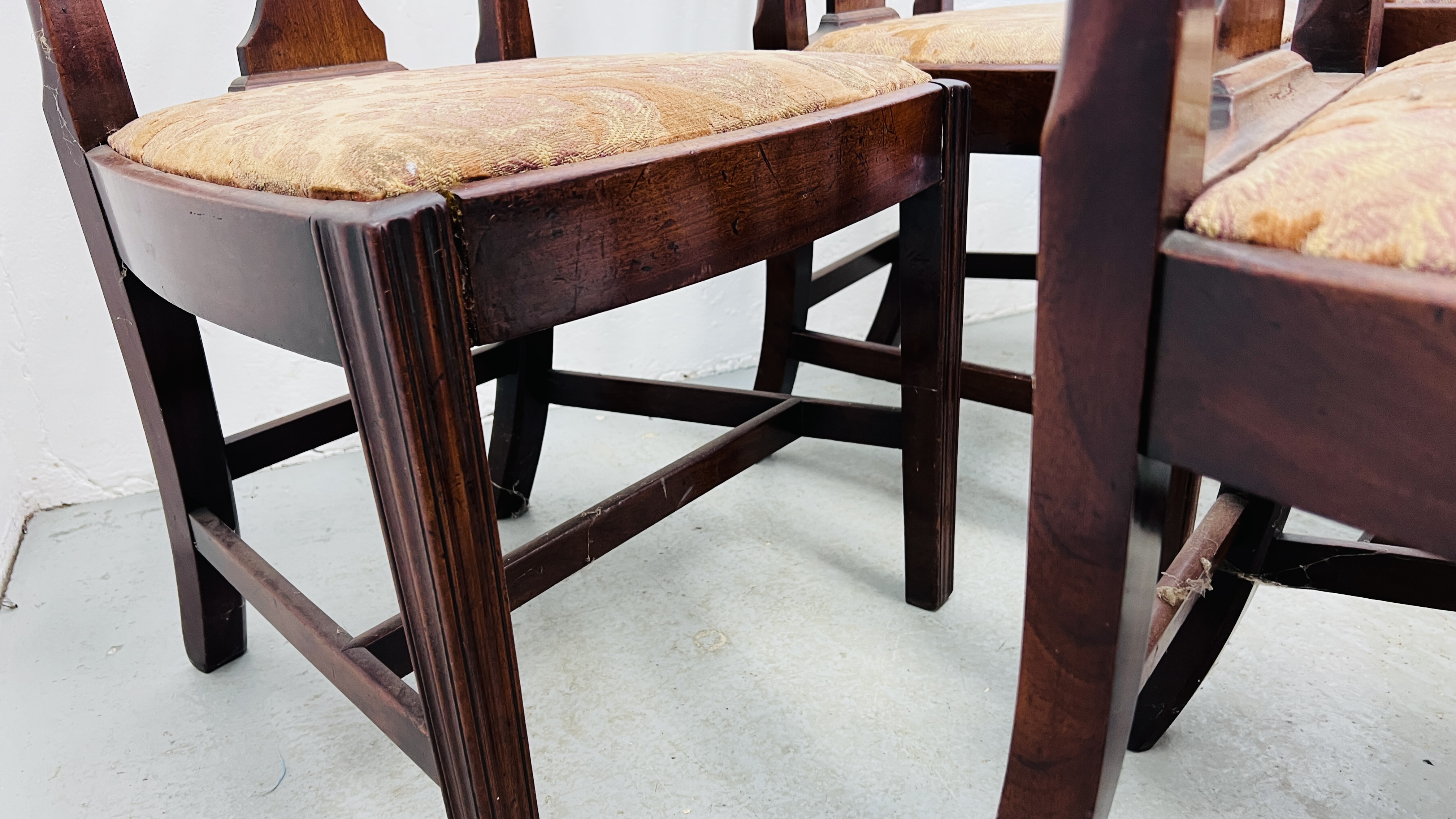 SIX GEORGE III MAHOGANY DINING CHAIRS IN HEPPLEWHITE STYLE (FIVE + ONE), - Image 10 of 10