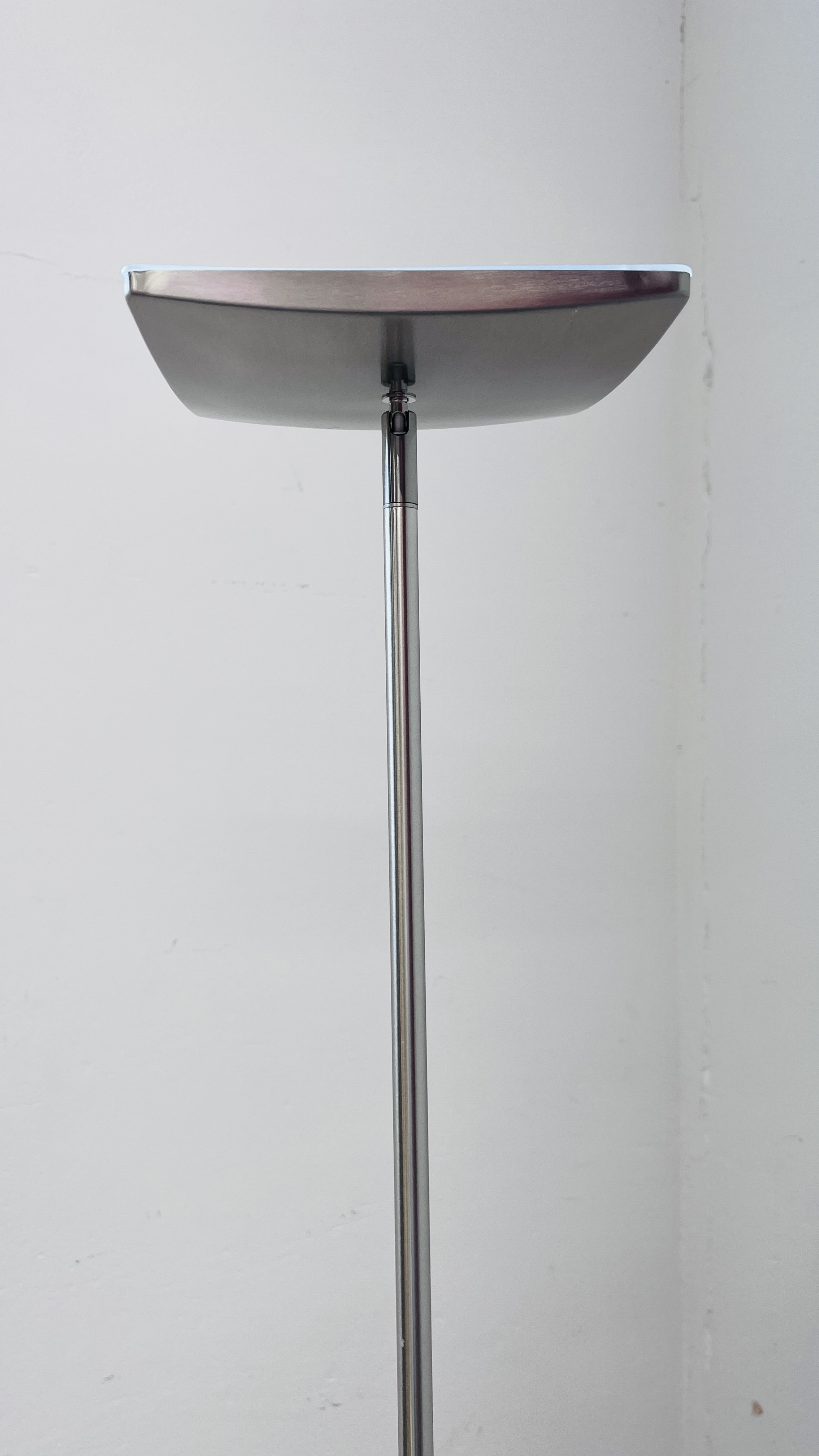 A MODERN STAINLESS STEEL FINISH ANGLE POISE LED LAMP WITH READING LIGHT - SOLD AS SEEN. - Image 3 of 11