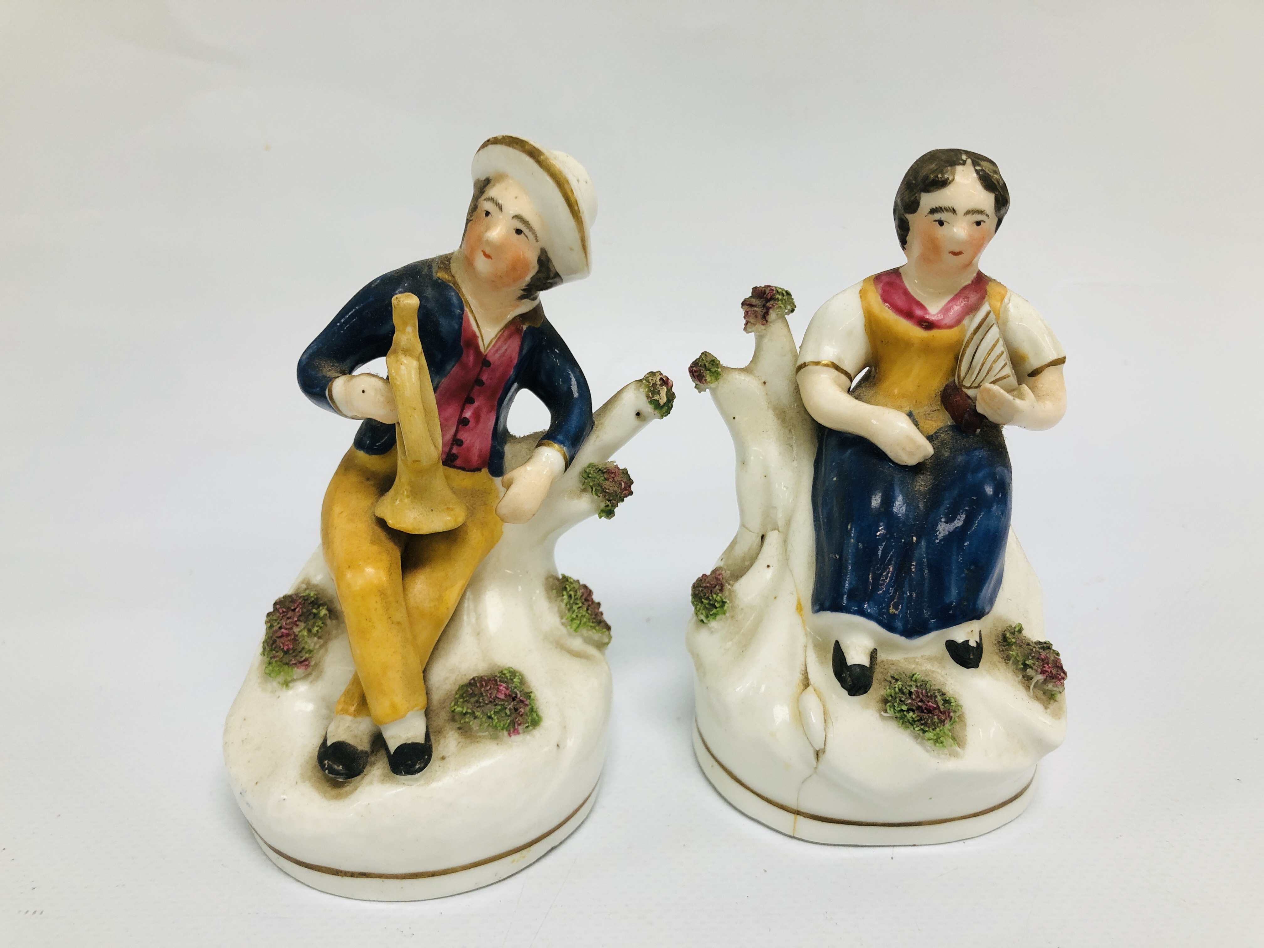 COLLECTION OF STAFFORDSHIRE TO INCLUDE A PAIR OF PORCELAIN MUSICIANS H 12CM A/F, - Image 11 of 23