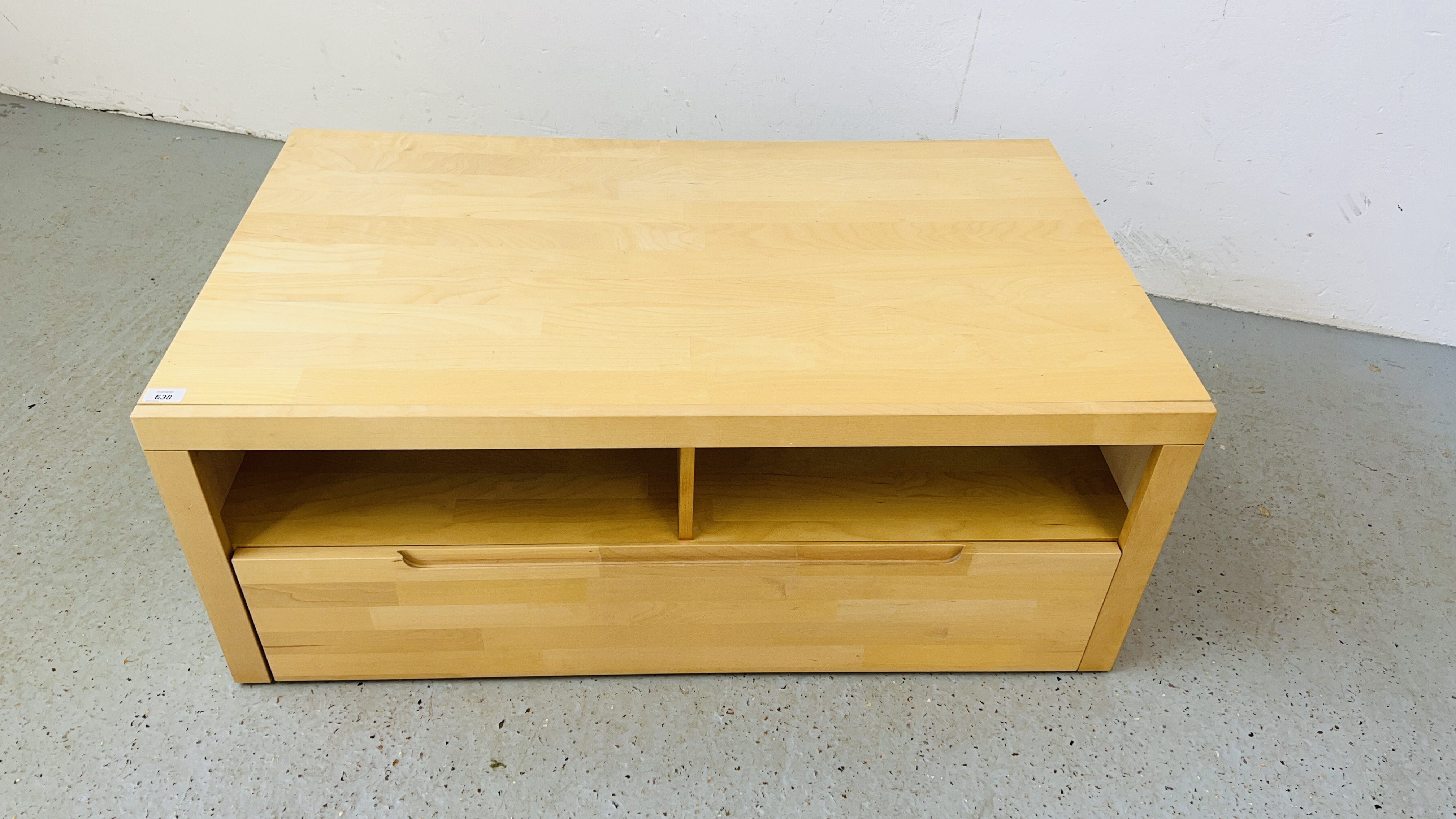 SINGLE DRAWER BEECHWOOD FINISH ENTERTAINMENT STAND W 112CM, D 66CM, H 44CM.