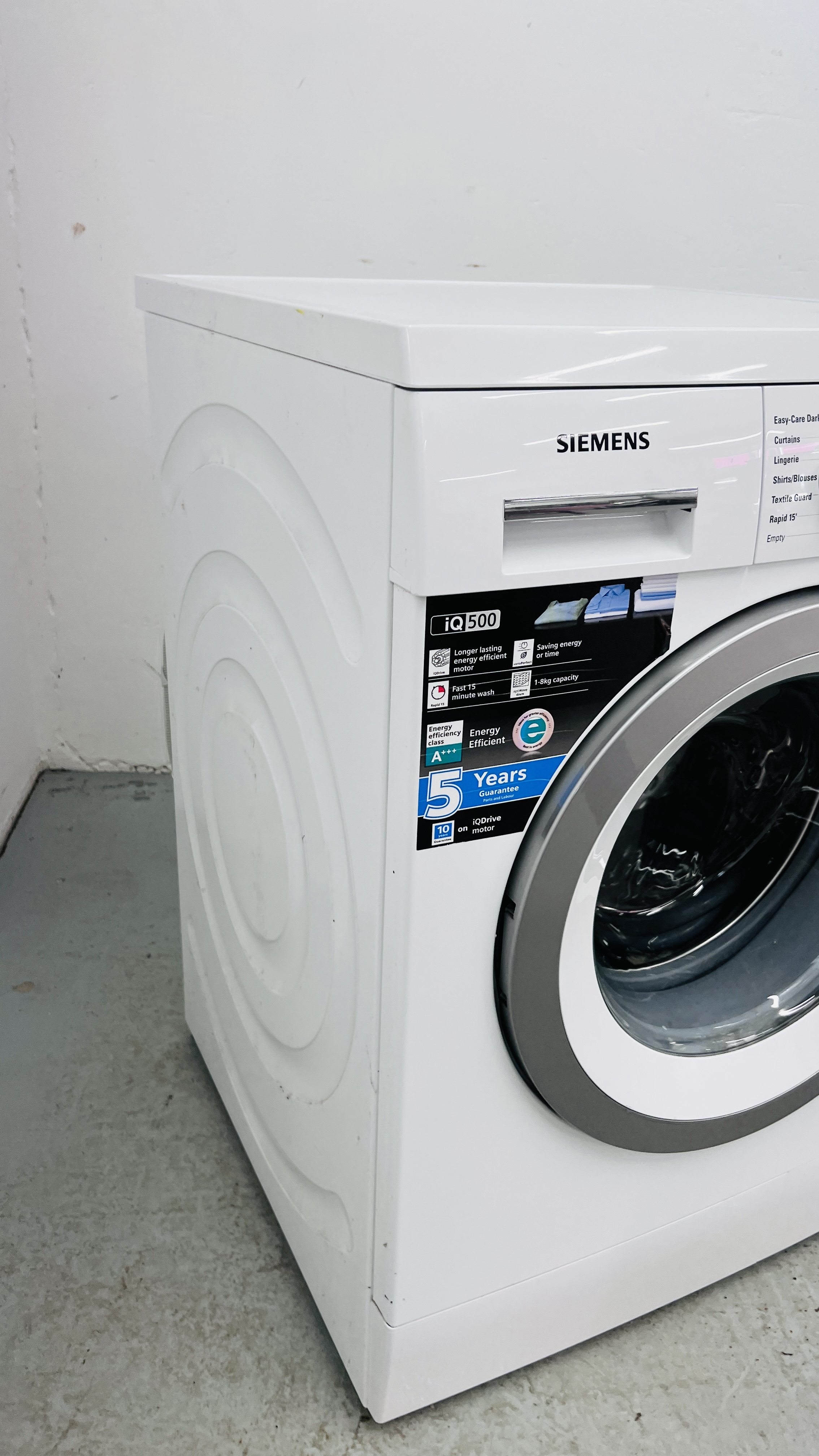 A SIEMENS IQ500 VARIO PERFECT WASHING MACHINE - SOLD AS SEEN. - Image 9 of 10