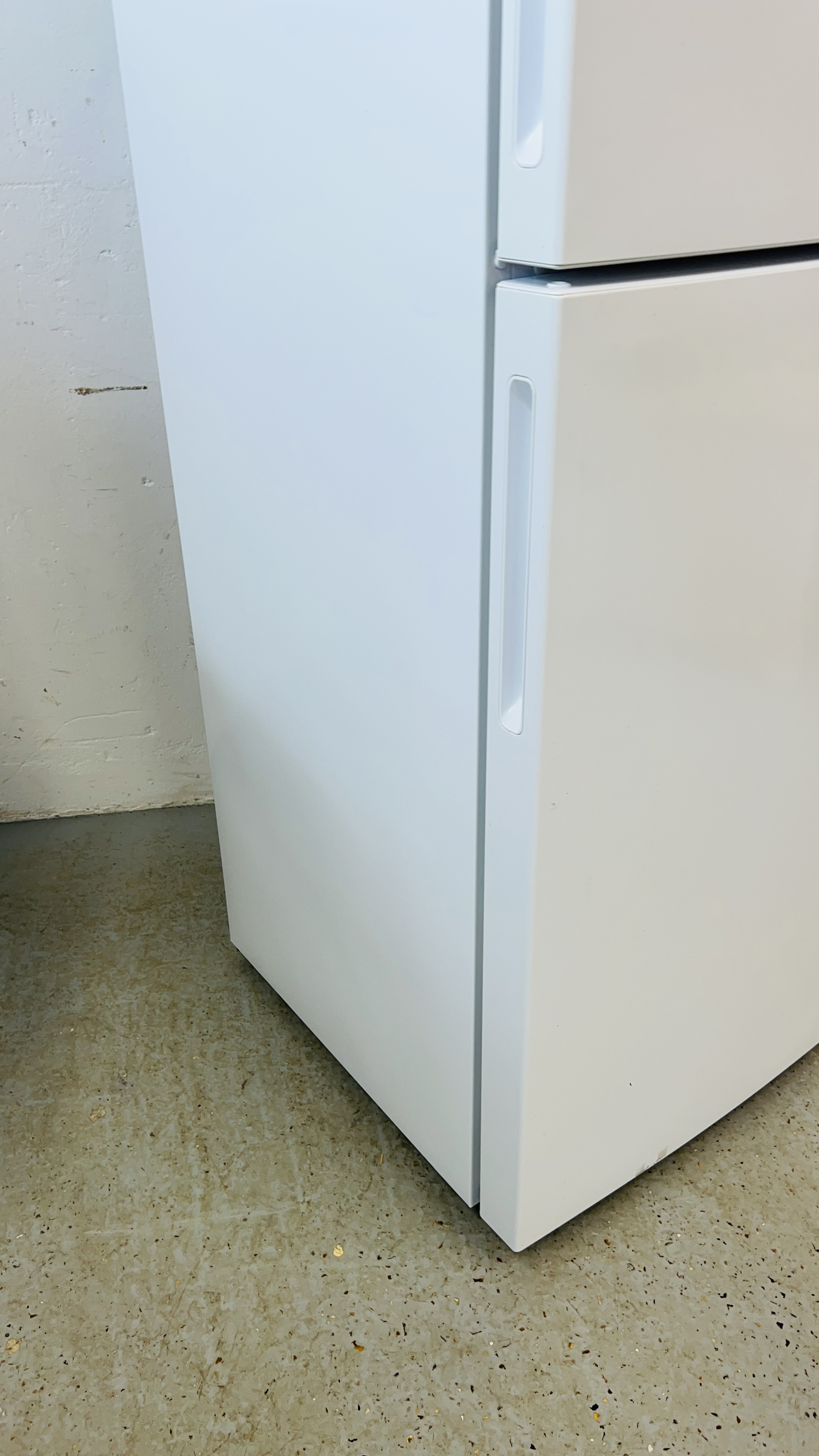 KENWOOD FROST FREE FRIDGE FREEZER WITH WATER DISPENSER - SOLD AS SEEN. - Image 4 of 11
