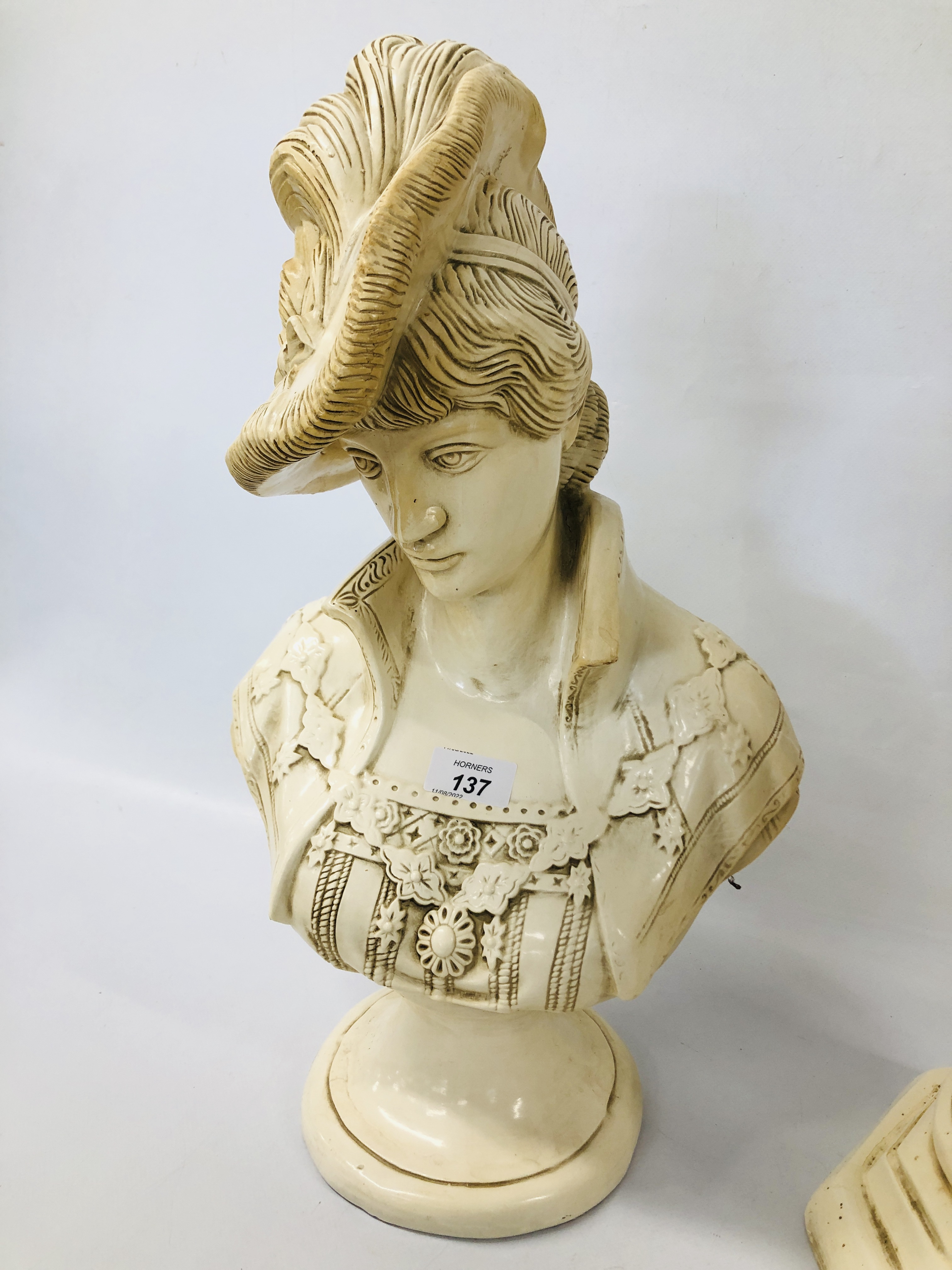 CLASSICAL BAROQUE LADY BUST ON A DECORATIVE PEDESTAL BASE APPROX. HEIGHT 111CM. - Image 2 of 6