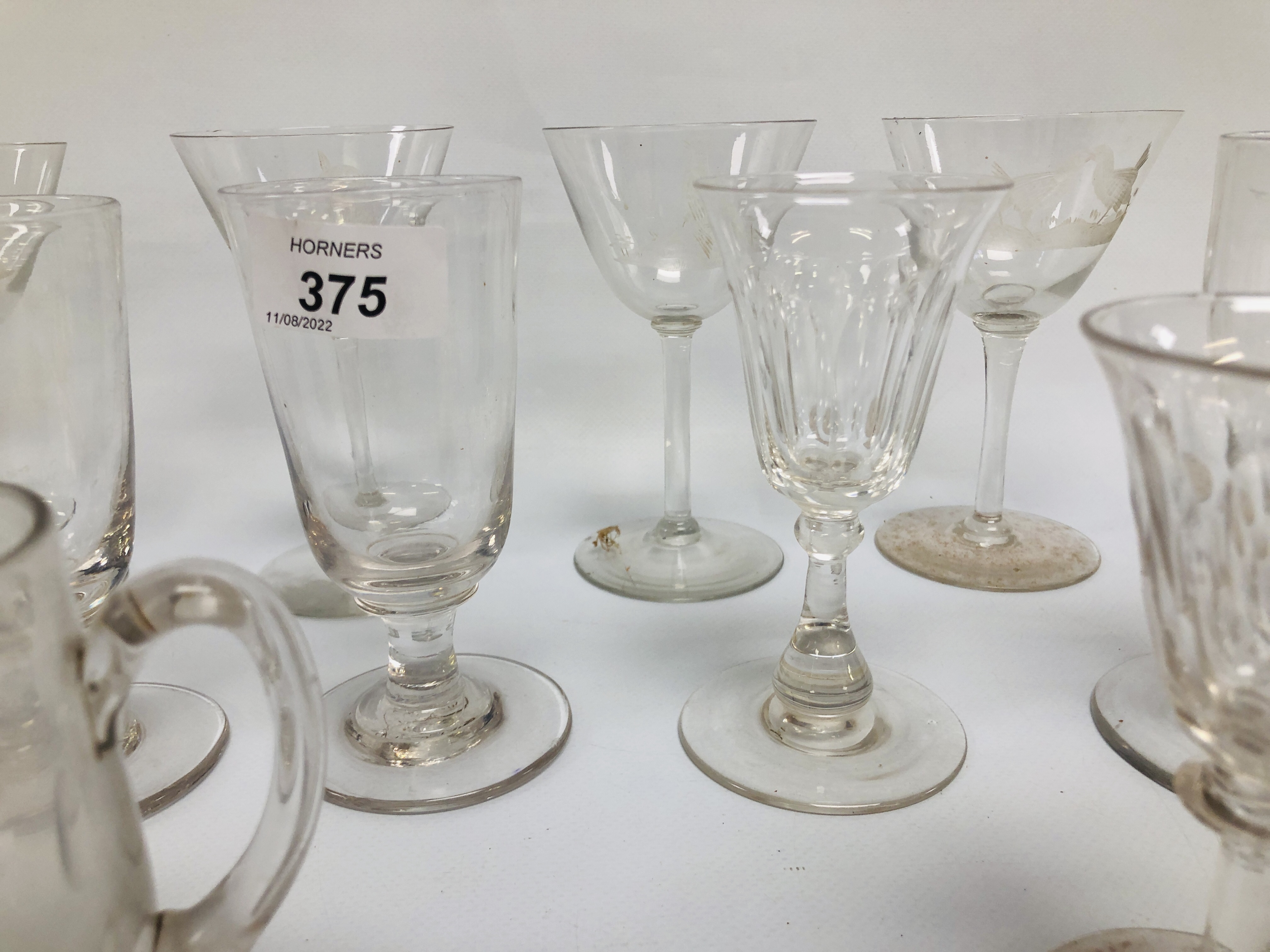 A GROUP OF VICTORIAN AND LATER DRINKING GLASSES ALONG WITH THREE LATE GEORGIAN GLASSES (SOME A/F). - Image 3 of 8