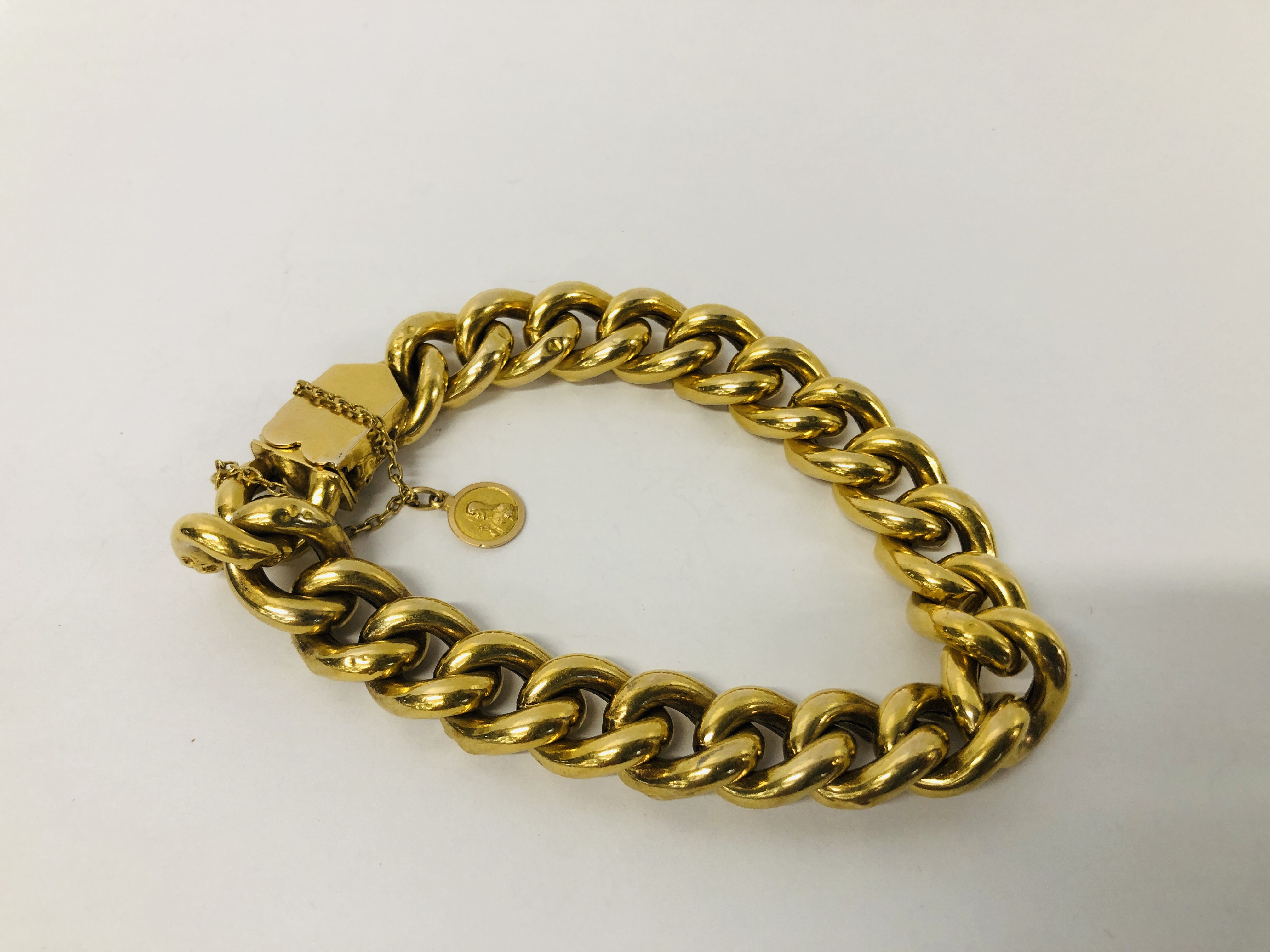 VINTAGE YELLOW METAL CURB BRACELET WITH SAFETY CHAIN (INDISTINCT MARKS). - Image 7 of 11