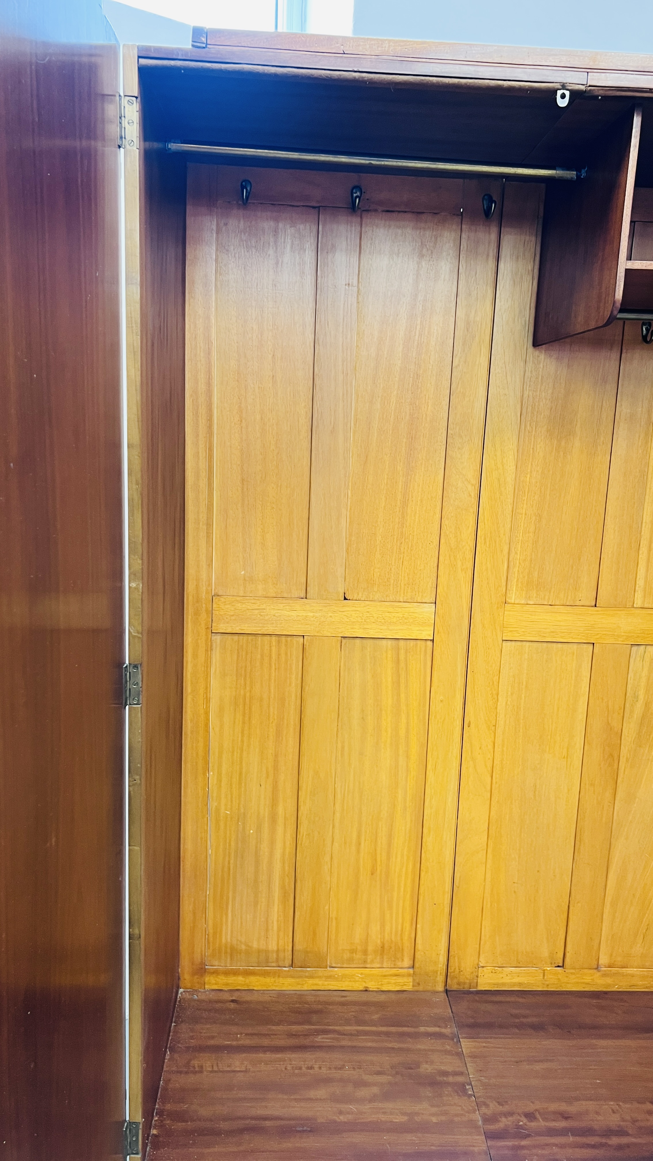 A 1930's ART DECO MAPLE FINISH WARDROBE AND MATCHING TALLBOY (WARDROBE W 123CM, D 53CM, H 185CM. - Image 18 of 19