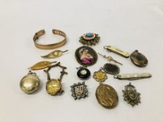 COLLECTION OF VINTAGE JEWELLERY TO INCLUDE BROOCHES MOURNING AND MICRO MOSAIC EXAMPLES, FRUIT KNIFE,