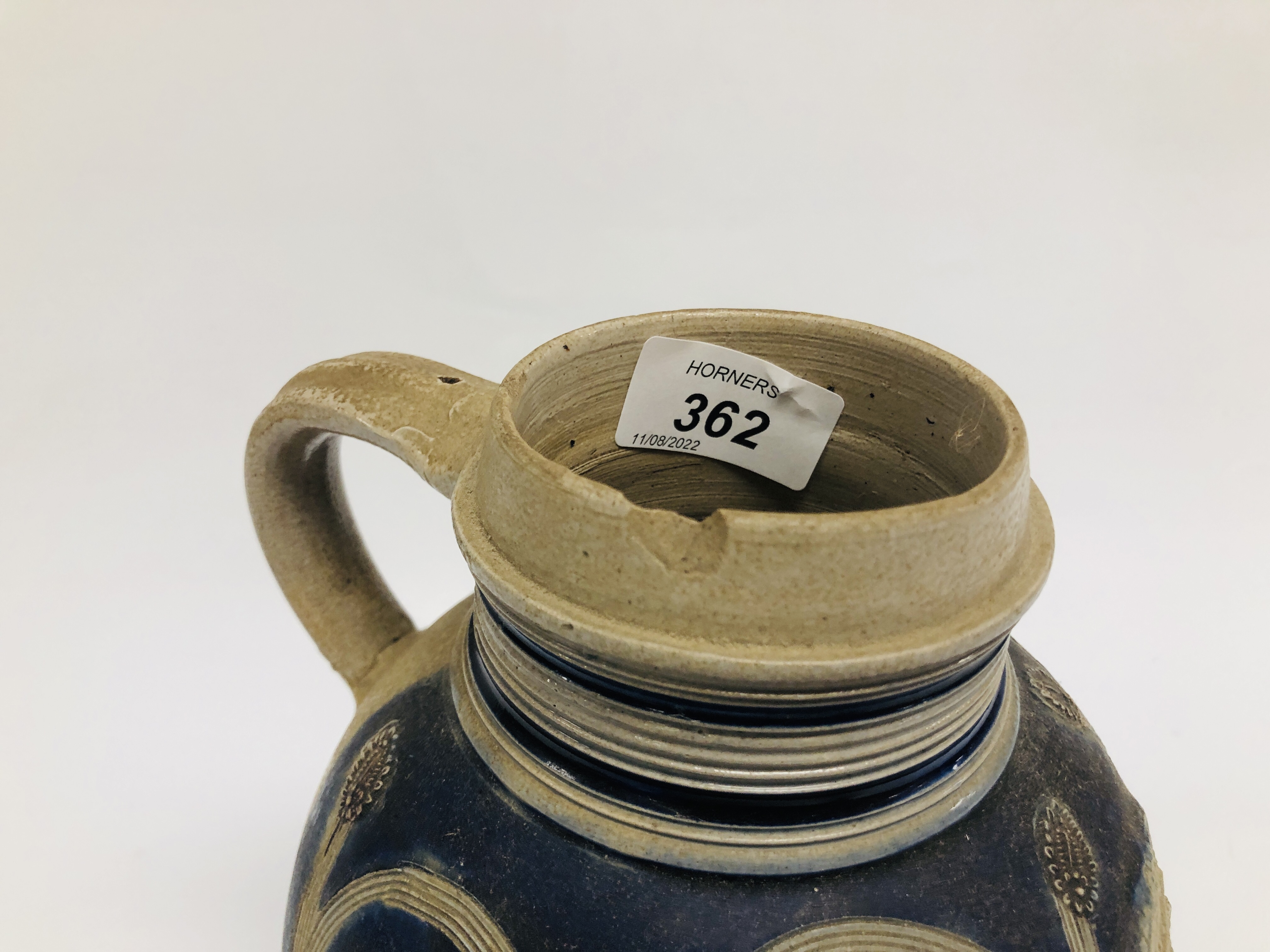 A WESTERWALD STONEWARE JUG WITH MEDALLION PORTRAIT OF WILLIAM III c.1700 (CHIP TO RIM). - Image 2 of 8