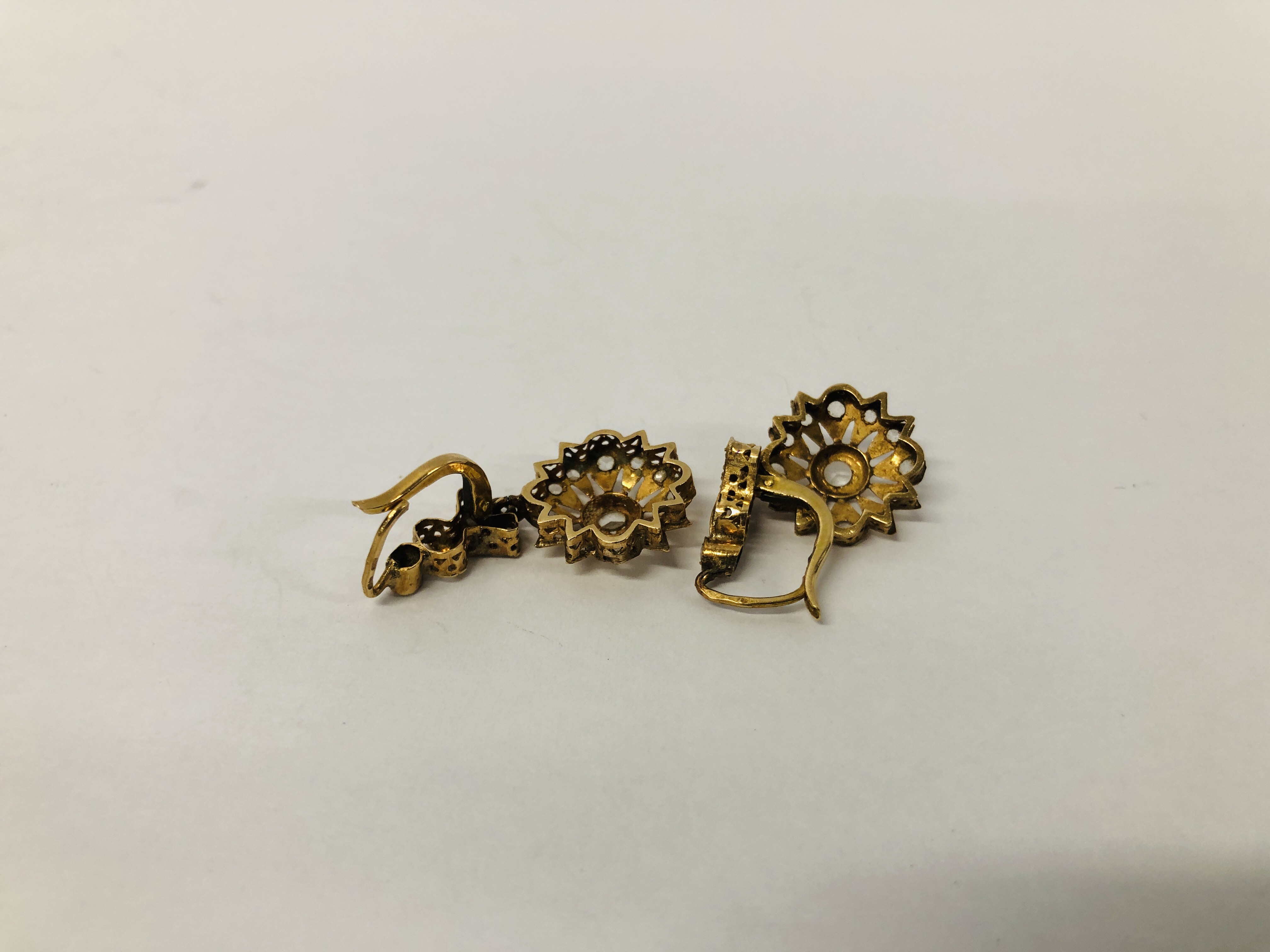 PAIR OF VINTAGE YELLOW METAL (INDISTINCT MARKS) STONE SET DROP STYLE EARRINGS. - Image 3 of 4