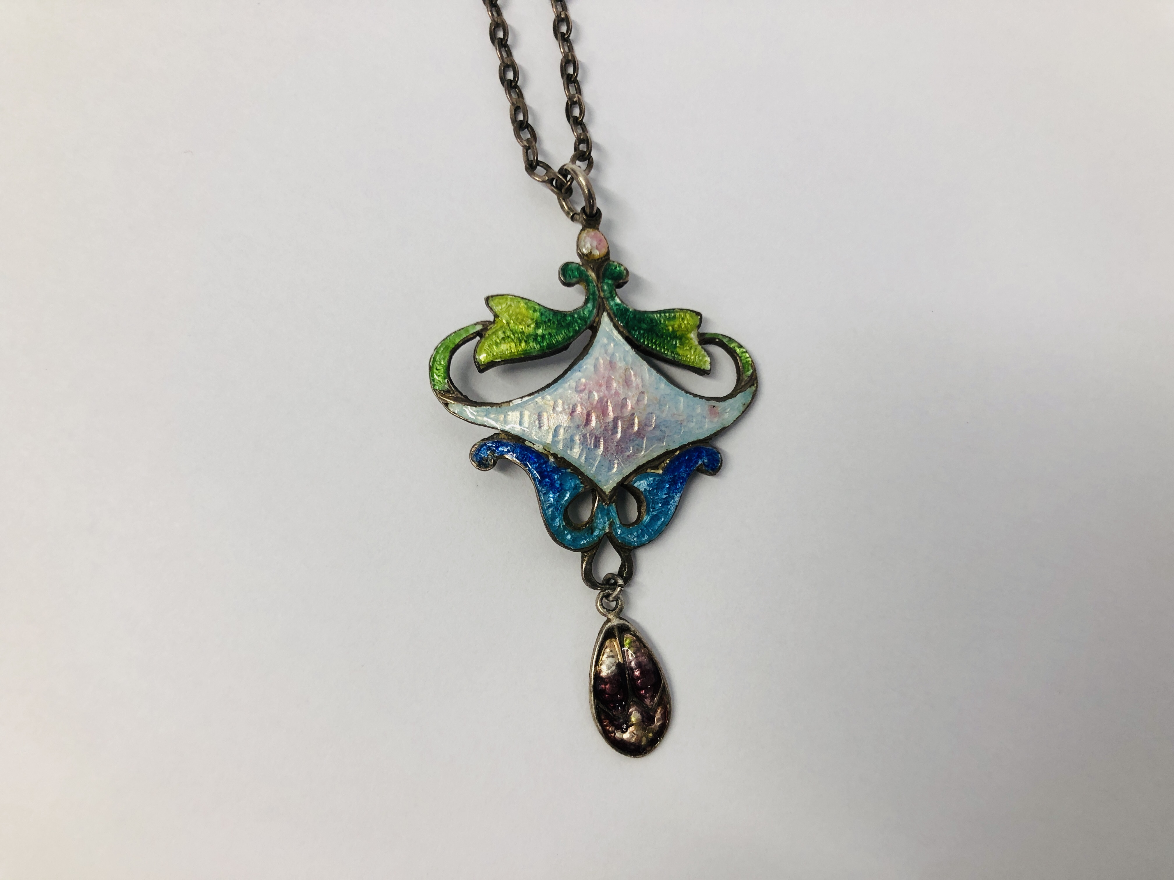 A 1909 SILVER ENAMELLED PENDANT MAKER H.P. - Image 4 of 6