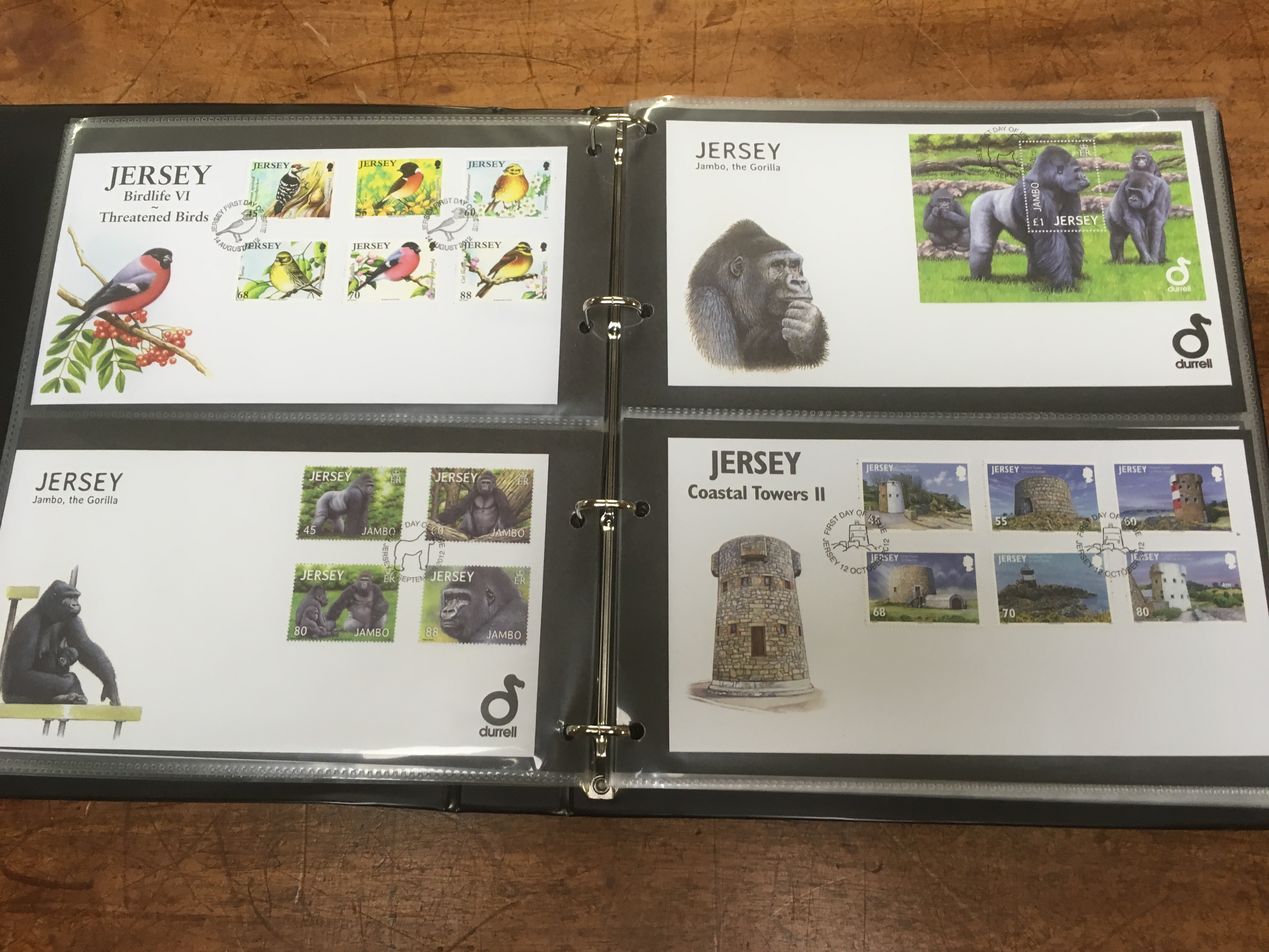 BOX WITH AN EXTENSIVE COLLECTION OF GUERNSEY TO 2016 AND JERSEY TO 2014 FIRST DAY COVERS IN TEN - Bild 8 aus 9