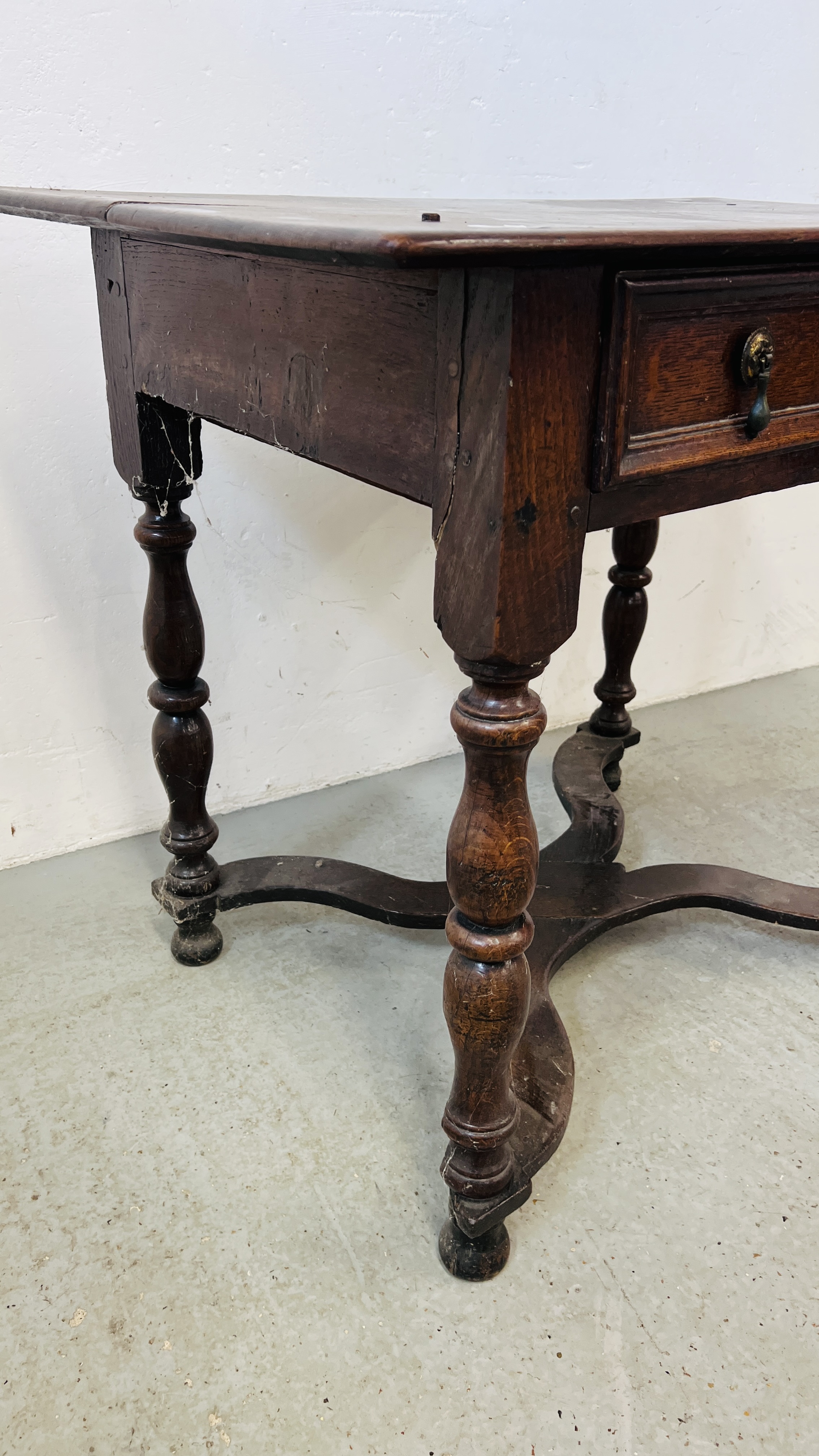 A LATE C17th OAK SINGLE DRAWER SIDE TABLE WITH A WAVY X STRETCHER, W 88CM. - Image 8 of 15