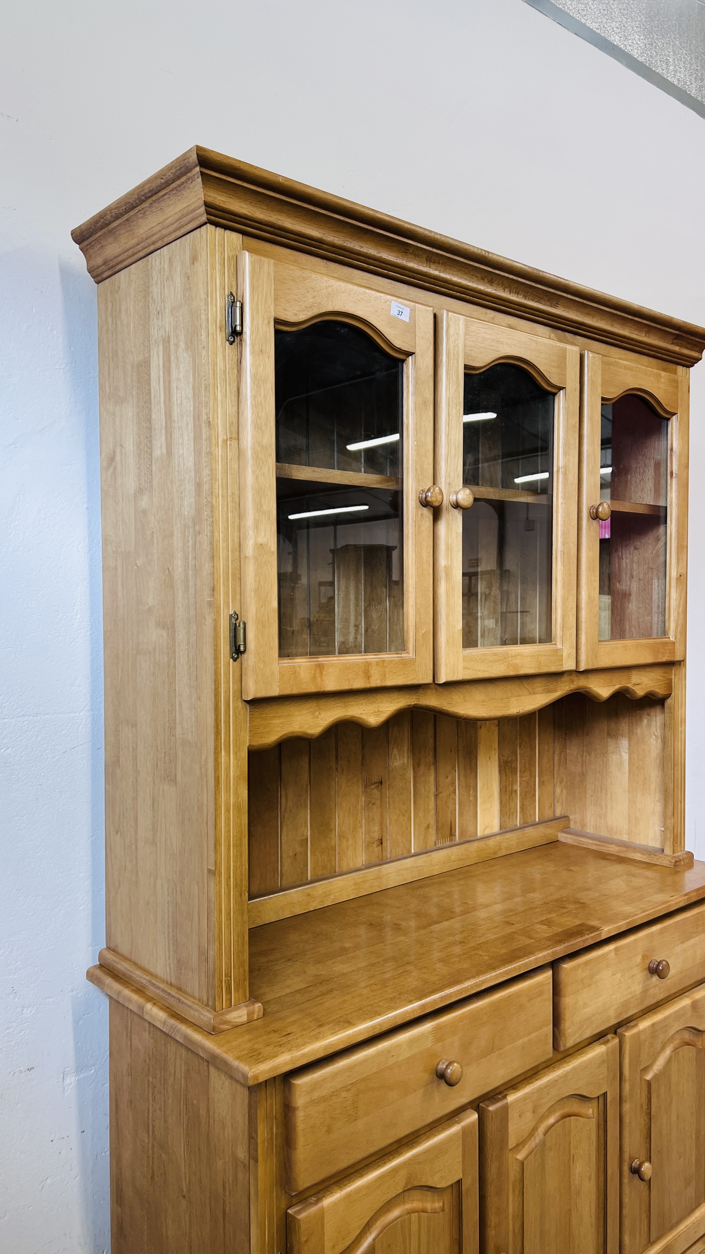 A GOOD QUALITY THREE DOOR GLAZED DRESSER WITH TWO DRAWER THREE DOOR CABINET BASE 128CM X 45CM X - Image 9 of 12