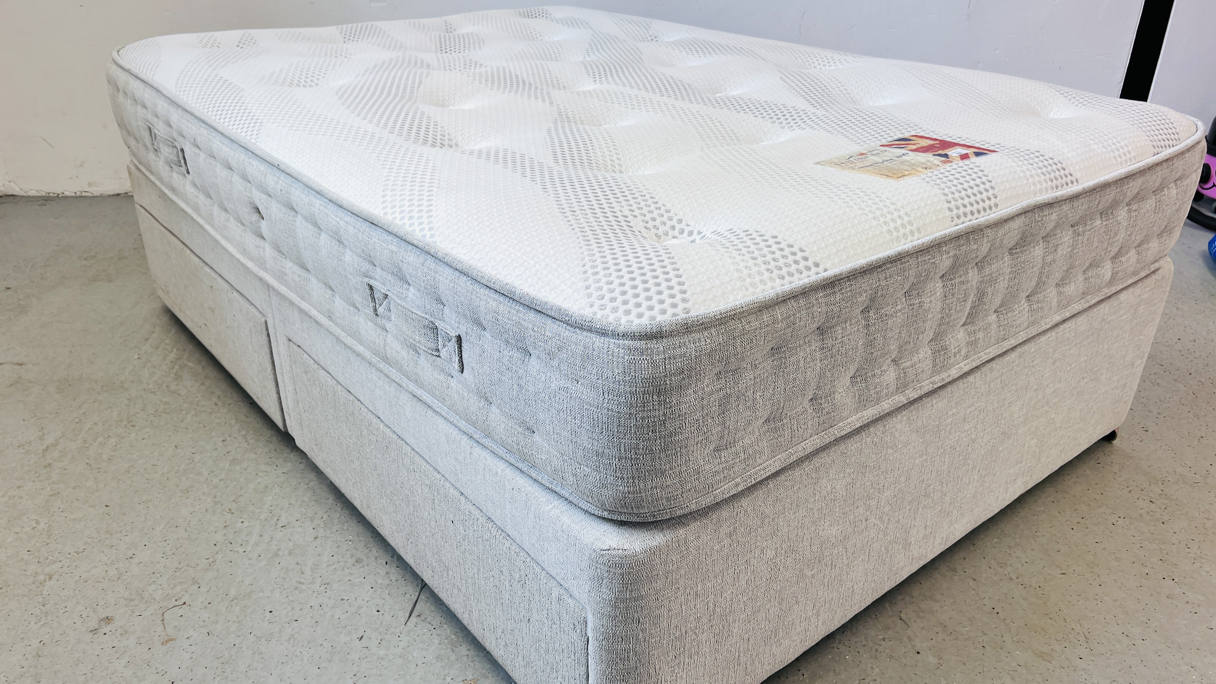 A GOOD QUALITY DOUBLE DIVAN BED WITH FOUR DRAWER BASE AND THE BRITISH BED COMPANY COTTON POCKET - Image 2 of 10