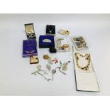 TRAY OF ASSORTED MODERN AND VINTAGE COSTUME JEWELLERY TO INCLUDE VINTAGE BROOCHES, ST.