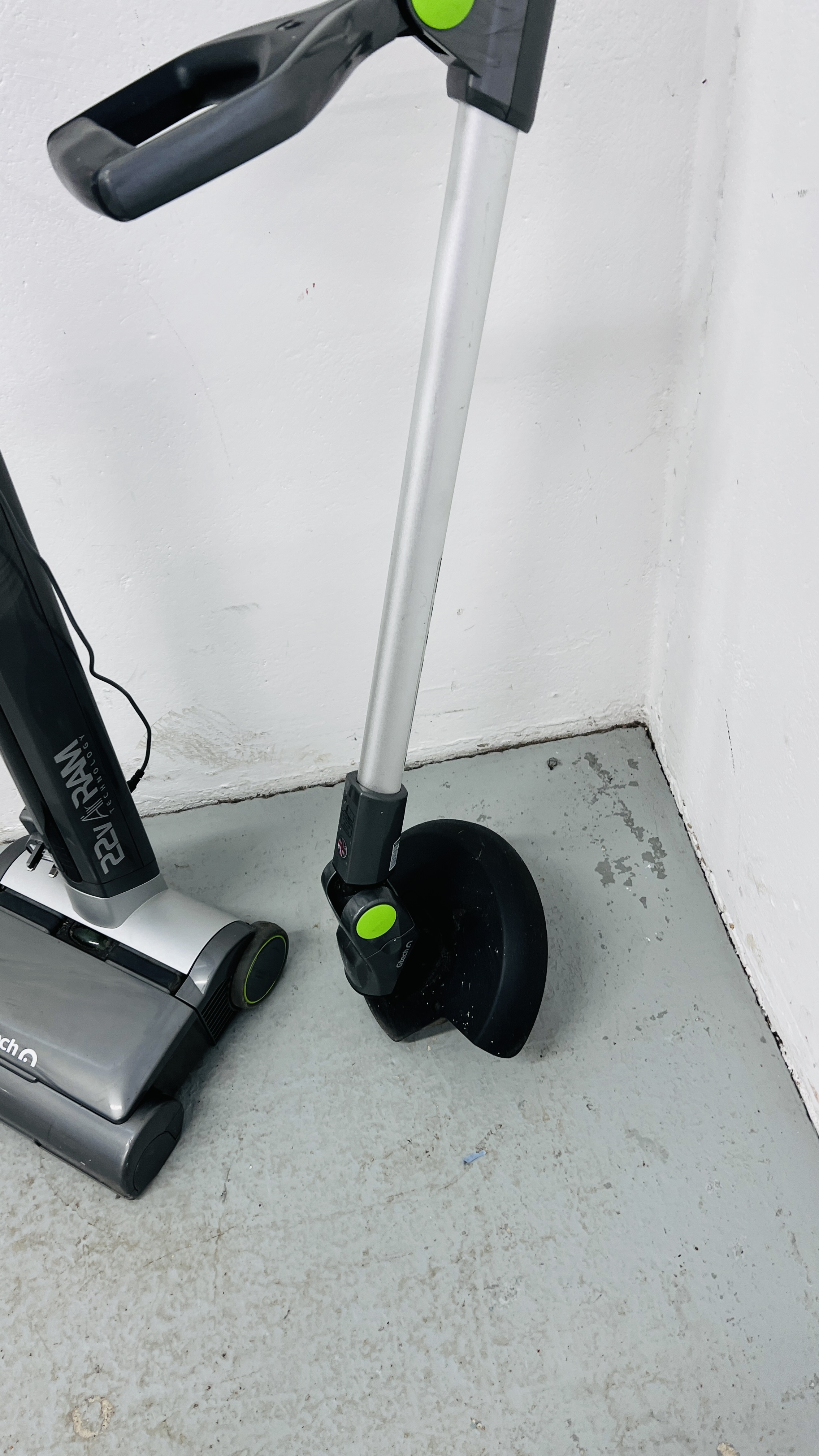 A GTECH AIR RAM CORDLESS VACUUM CLEANER WITH CHARGER ALONG WITH A GTECH CORDLESS STRIMMER (NO - Image 3 of 5