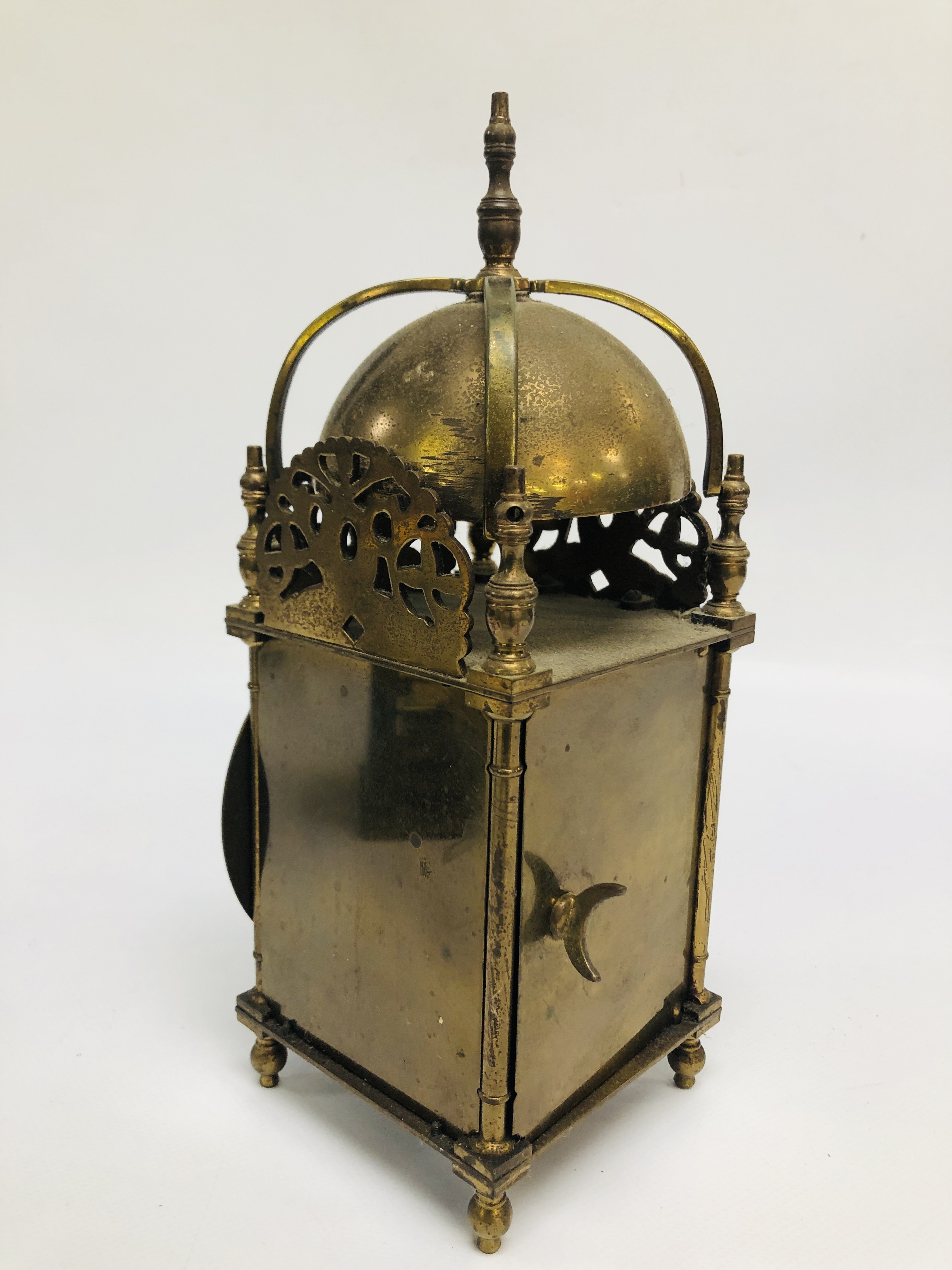 A FRENCH CARRIAGE CLOCK, THE FACE BEING PLASTIC + A MANTEL CLOCK OF LANTERN FORM. - Image 10 of 12