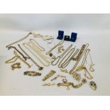 1 BOX OF GOLD TONE VINTAGE RETRO COSTUME JEWELLERY TO INCLUDE BRACELETS, NECKLACES AND RINGS.