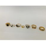 SEVEN ASSORTED YELLOW METAL RINGS TO INCLUDE A WEDDING BAND (2 HAVE INDISTINCT MARKS AND ALL