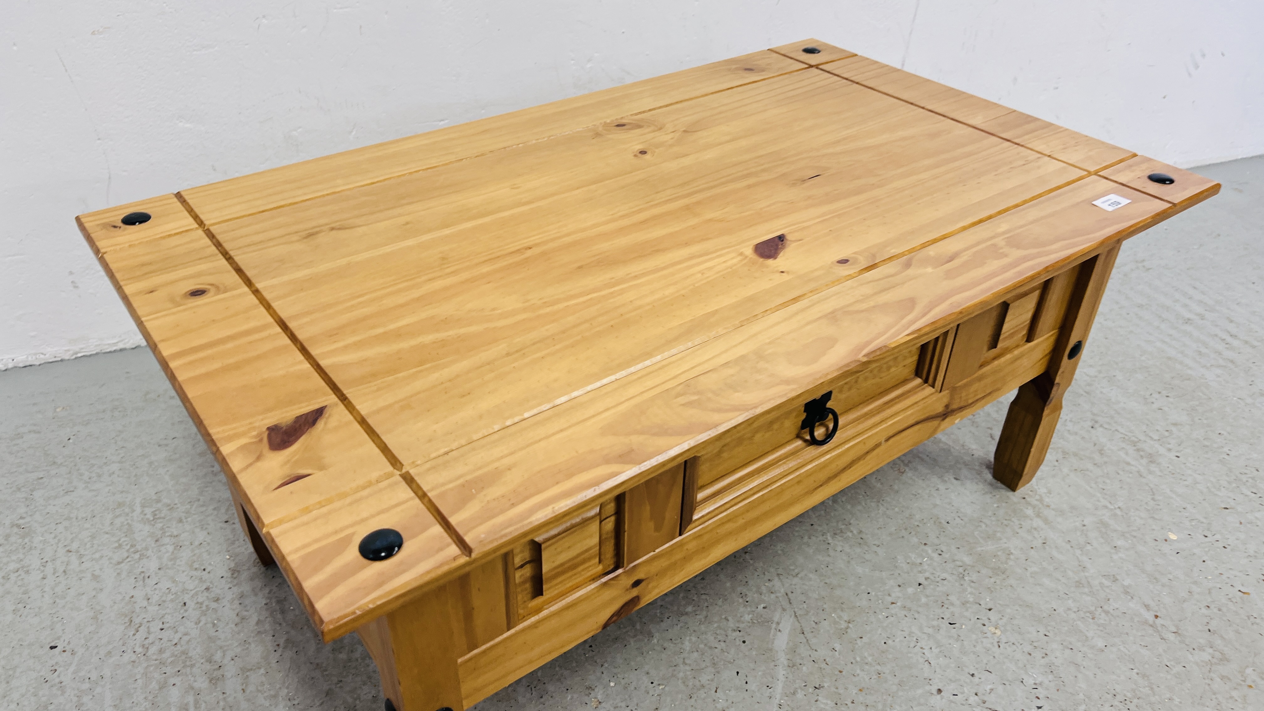 A MEXICAN PINE COFFEE TABLE WITH DRAWER W 101CM, D 61CM, H 45CM. - Image 3 of 6