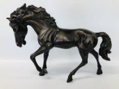 IMPRESSIVE BRONZE C20TH. HORSE STUDY HEIGHT 43CM. WIDTH 56CM.