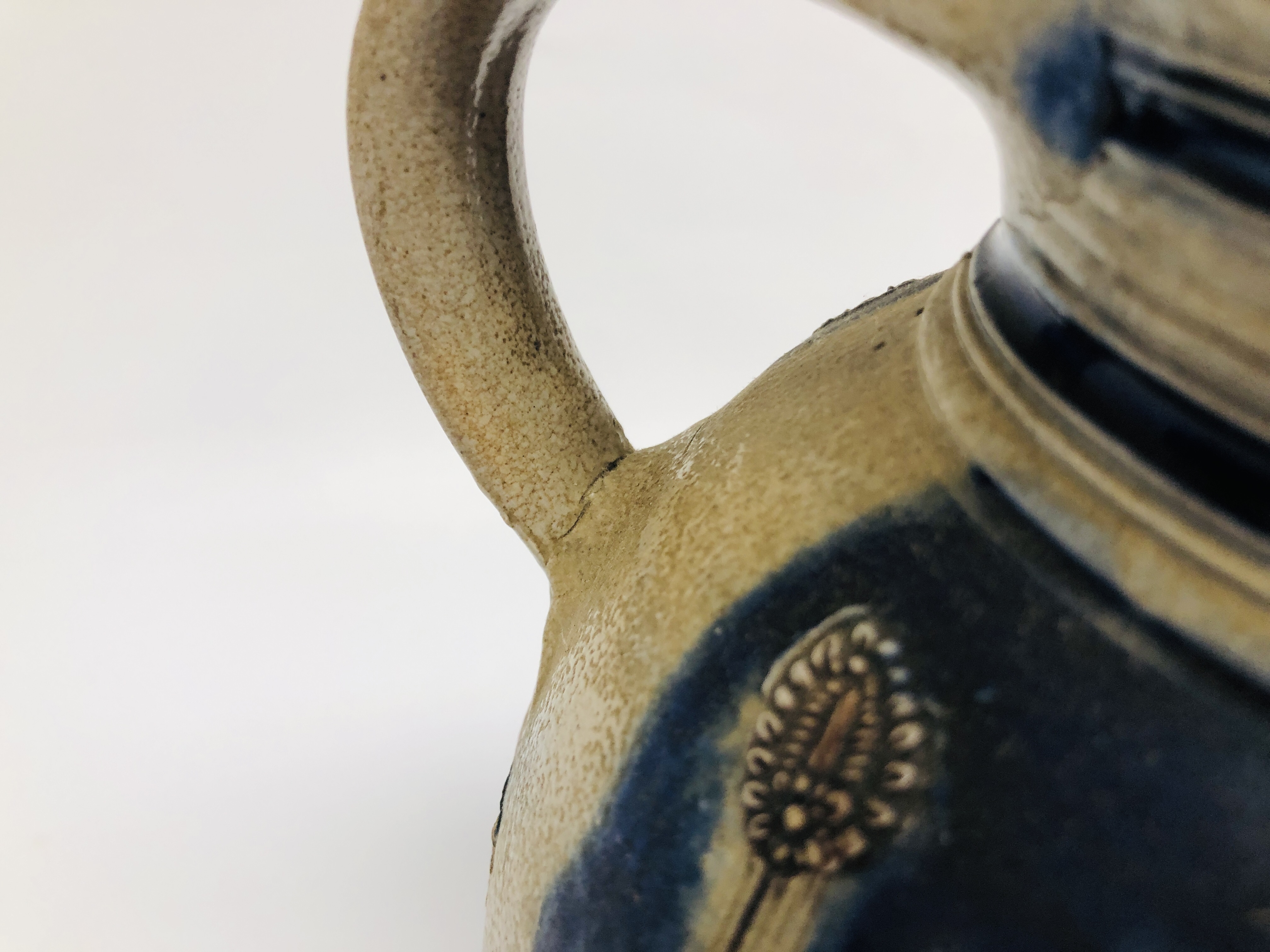 A WESTERWALD STONEWARE JUG WITH MEDALLION PORTRAIT OF WILLIAM III c.1700 (CHIP TO RIM). - Image 3 of 8