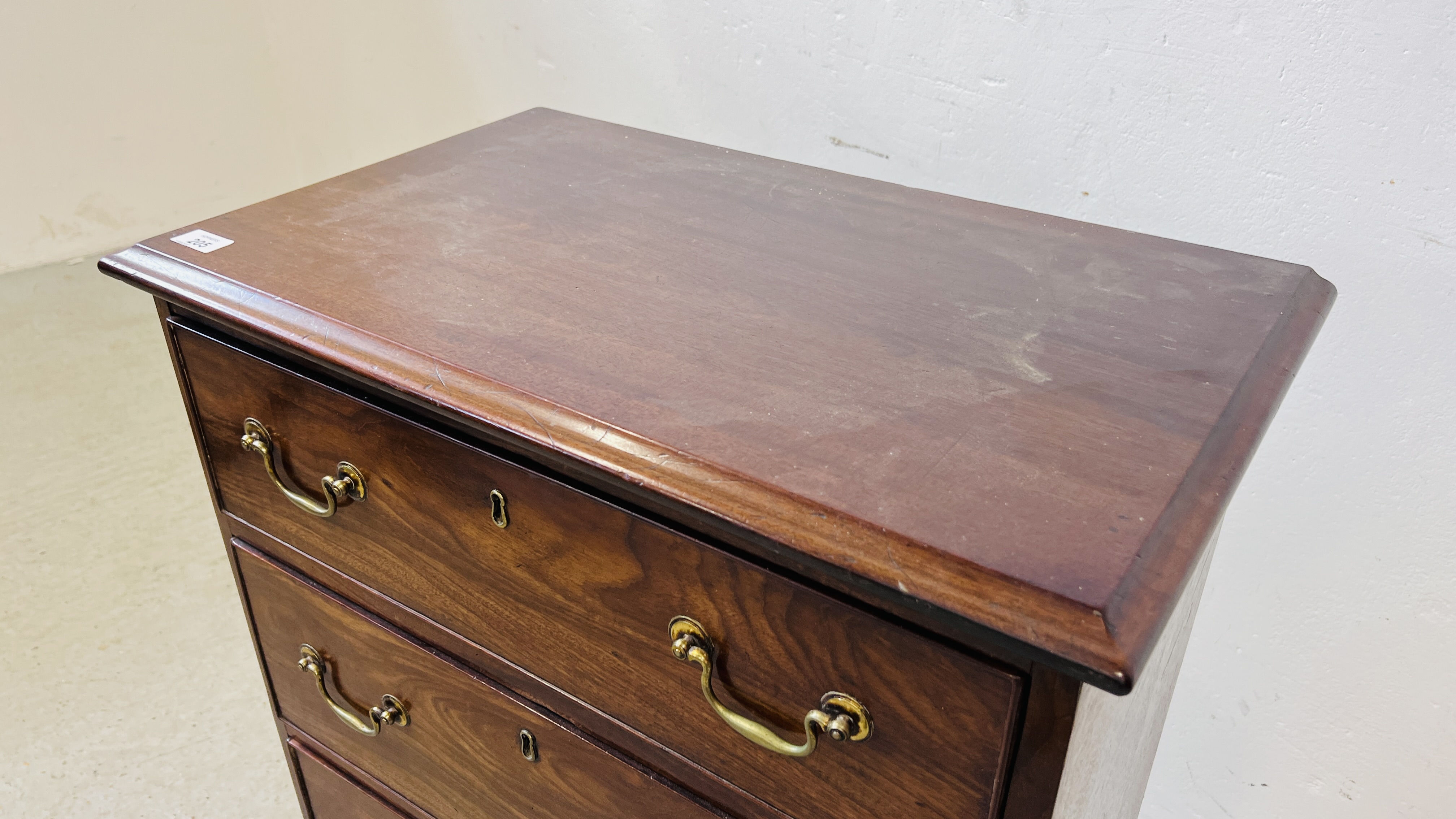 A MAHOGANY THREE DRAWER CHEST, GEORGIAN AND LATER, W 66CM. - Image 2 of 8