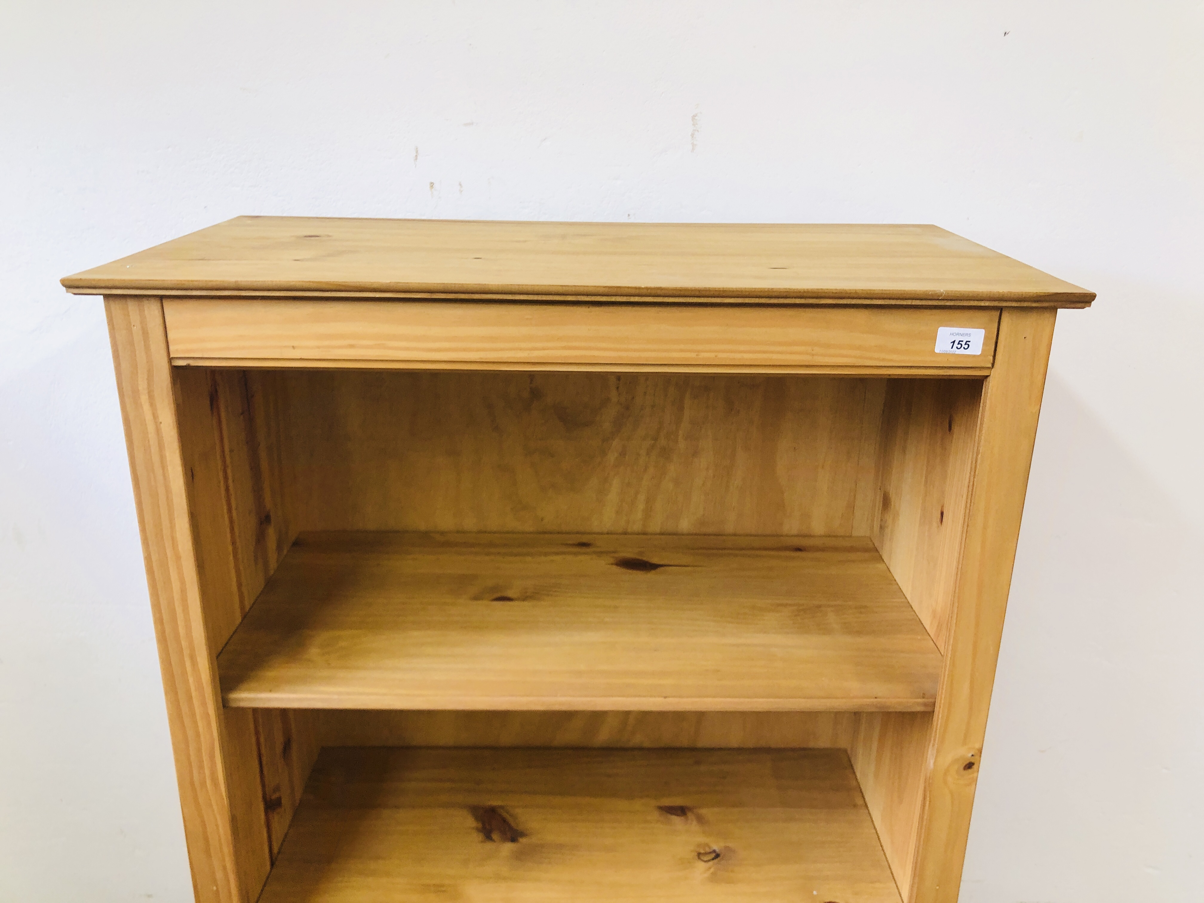 A MEXICAN PINE FULL HEIGHT BOOKSHELF W 81CM, D 40CM, H 184CM. - Image 2 of 6