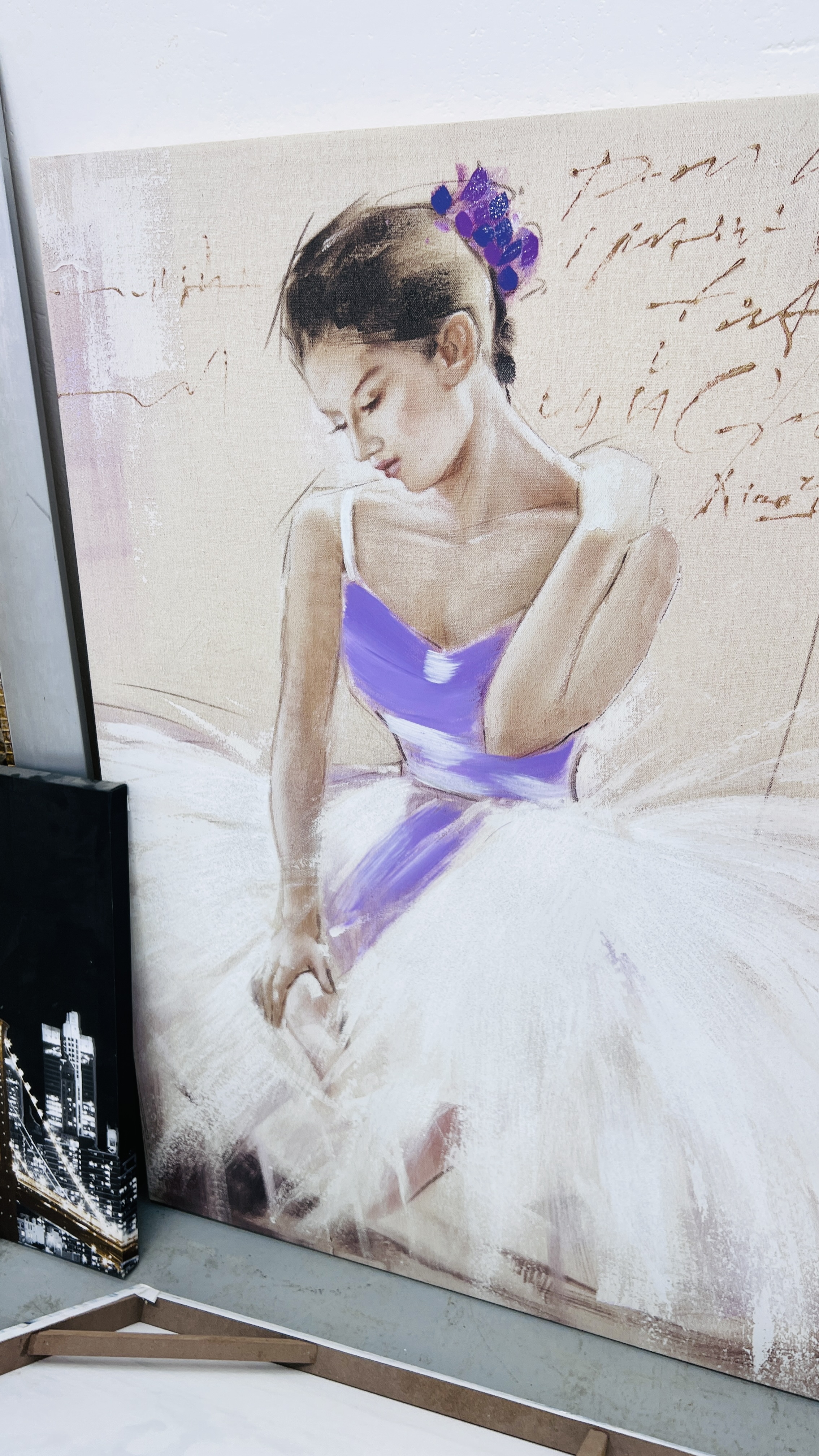 SEVEN MODERN WALL HUNG ART CANVAS PRINTS TO INCLUDE BALLERINA, THE HANDBAGS AND THE GLASBAGS, - Bild 7 aus 8