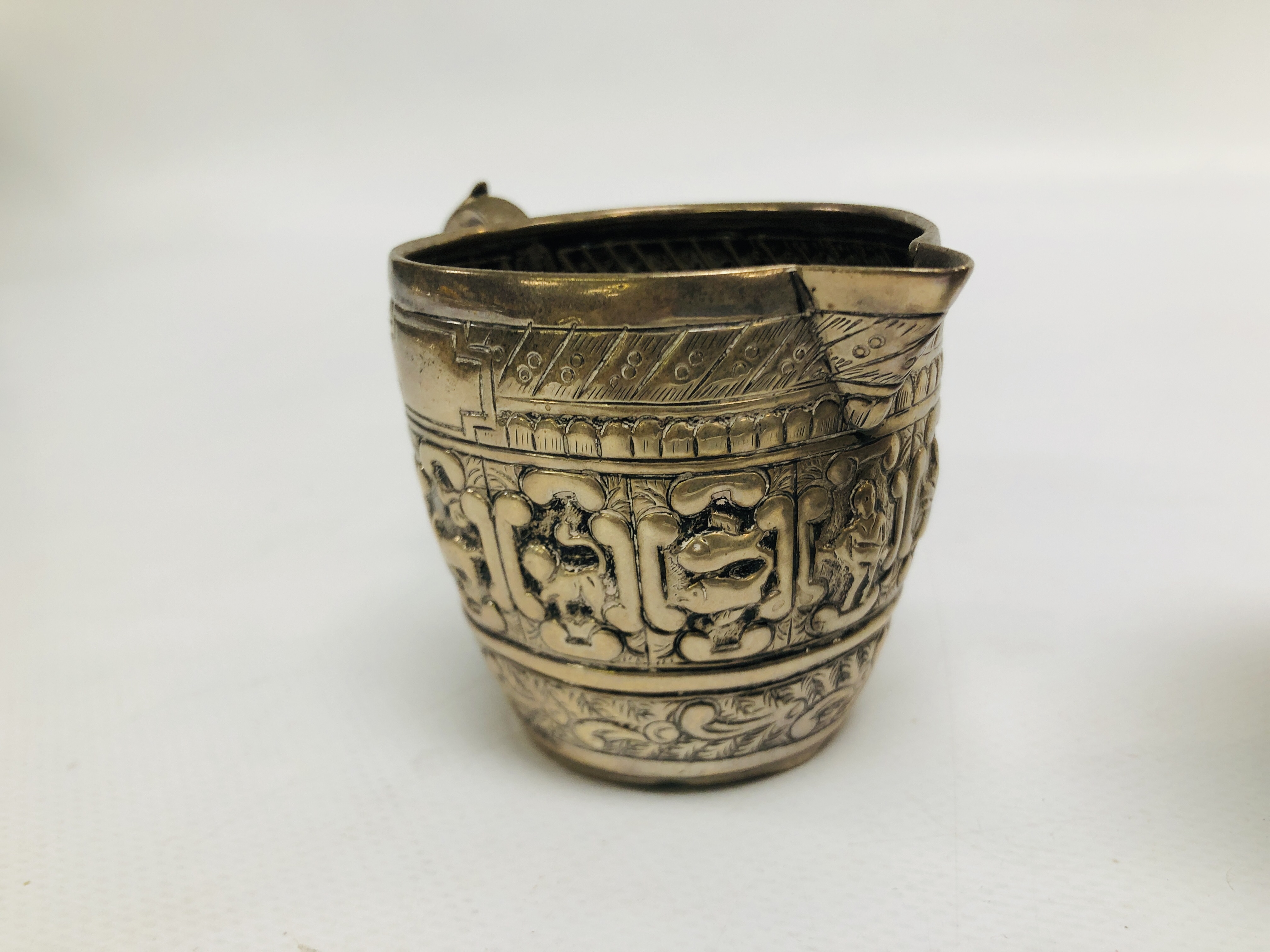 AN UNUSUAL SILVER SUGAR BOWL AND CREAM JUG EMBOSSED DECORATION DEPICTING ANIMALS, - Image 6 of 14