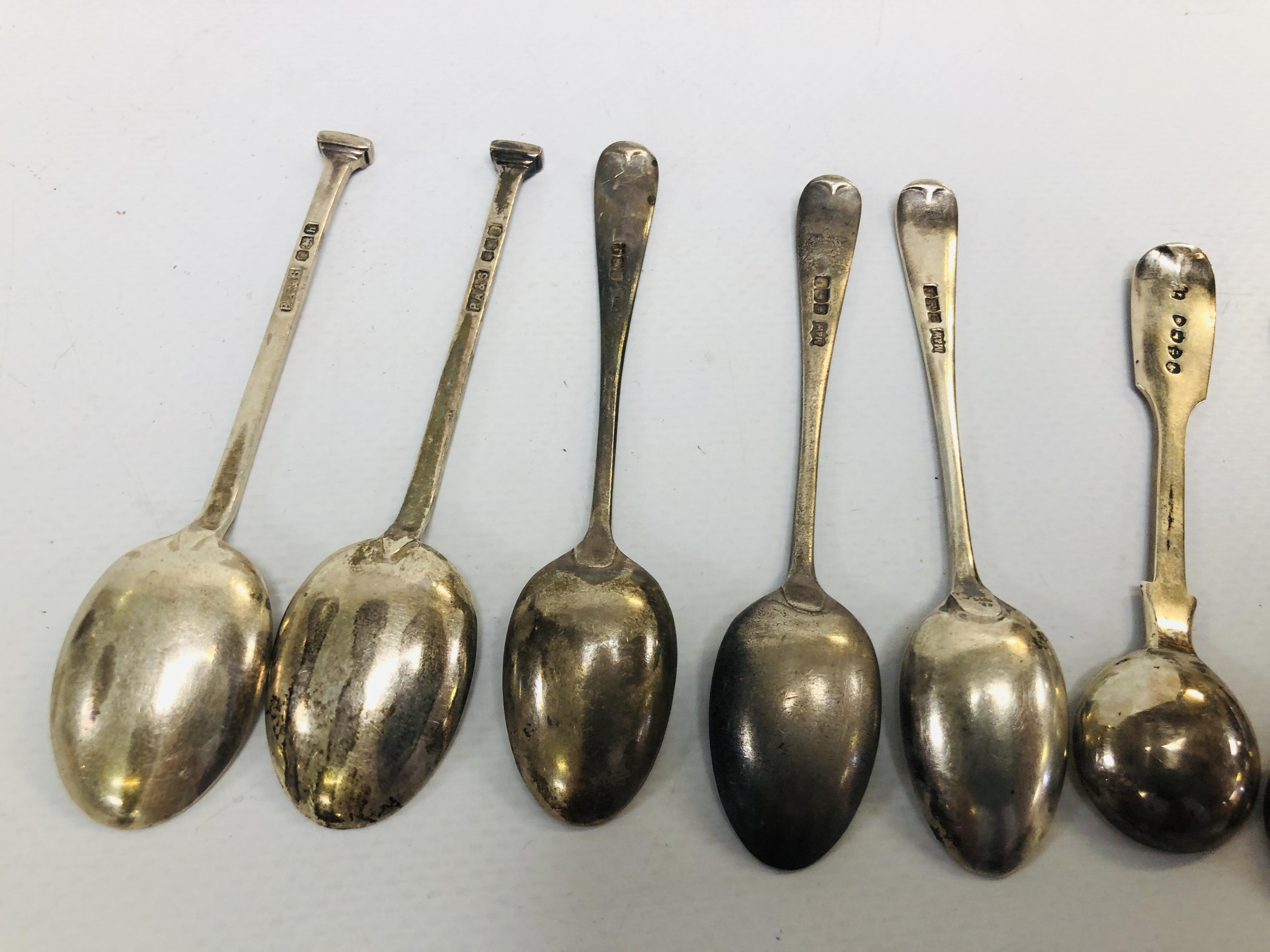 FOUR C19th OLD ENGLISH PATTERN SILVER GILT SALT SPOONS ALONG WITH THREE SILVER EGGS AND TWO SILVER - Image 5 of 8