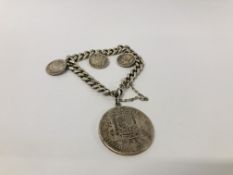 VINTAGE WHITE METAL FLAT LINK CURB BRACELET WITH SAFETY CHAIN HAVING A SPANISH 5 PESETA 1870 COIN