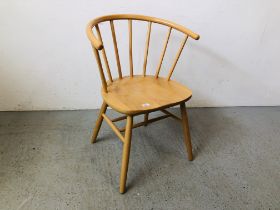 A GOOD QUALITY BEECHWOOD CHAIR WITH STICK BACK AND CARVED BACK COMPLETE WITH CUSHION AND MATCHING