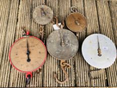 FIVE VINTAGE DIAL WEIGHING SCALES TO INCLUDE LISTER DOWRY BALANCE, WAYMASTER AND SALTER.