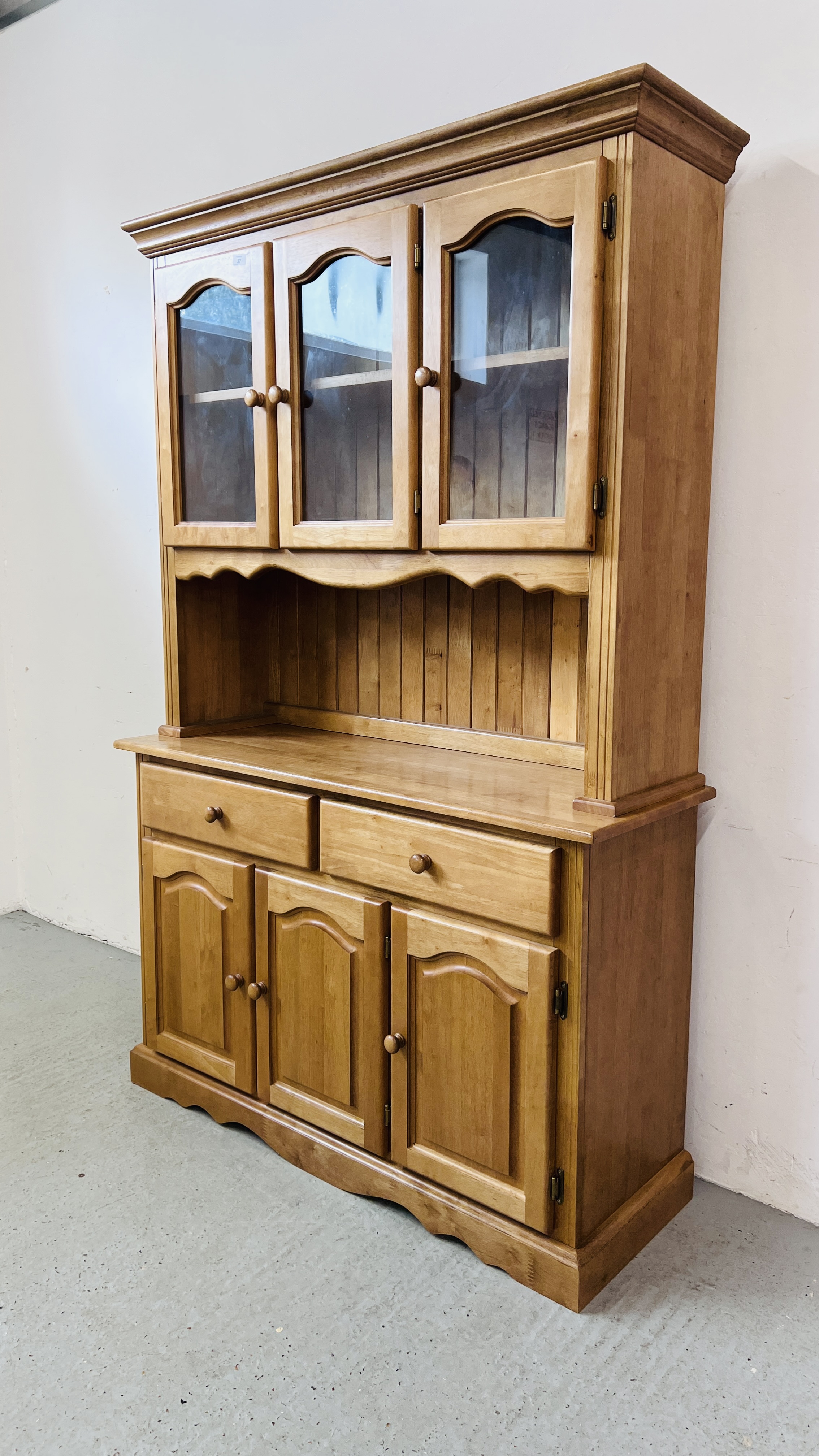 A GOOD QUALITY THREE DOOR GLAZED DRESSER WITH TWO DRAWER THREE DOOR CABINET BASE 128CM X 45CM X - Image 2 of 12