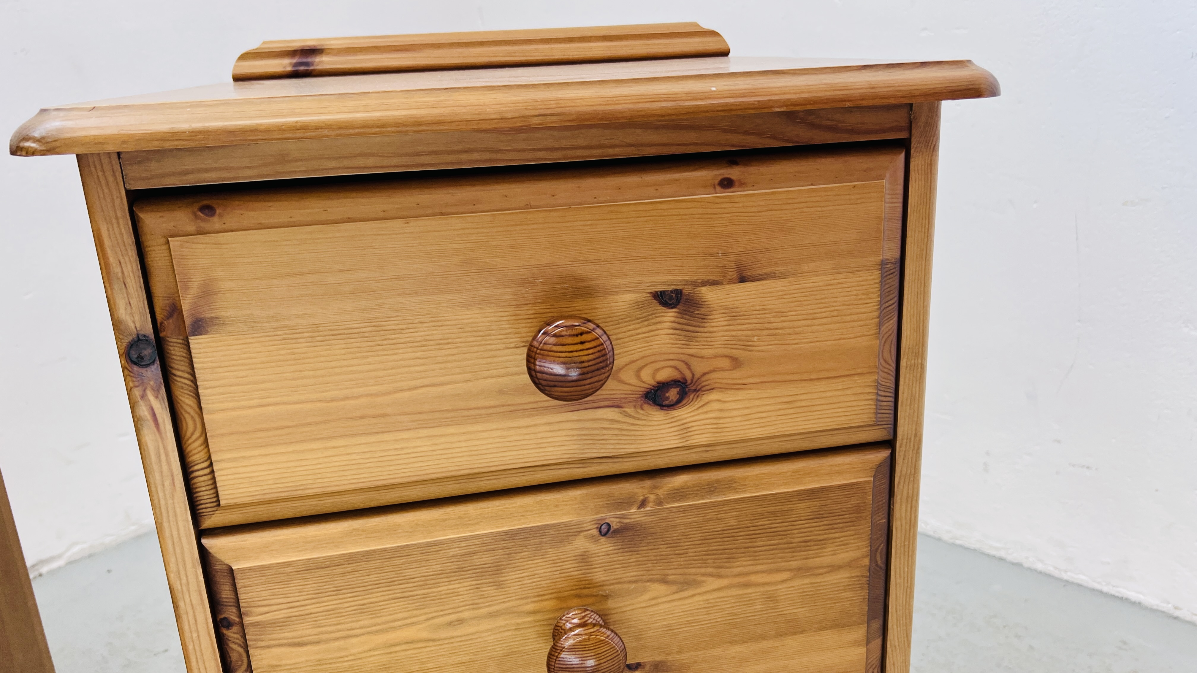 A PAIR OF GOOD QUALITY HONEY PINE THREE DRAWER BEDSIDE CABINETS WIDTH 46CM. DEPTH 40CM. HEIGHT 70CM. - Image 6 of 9
