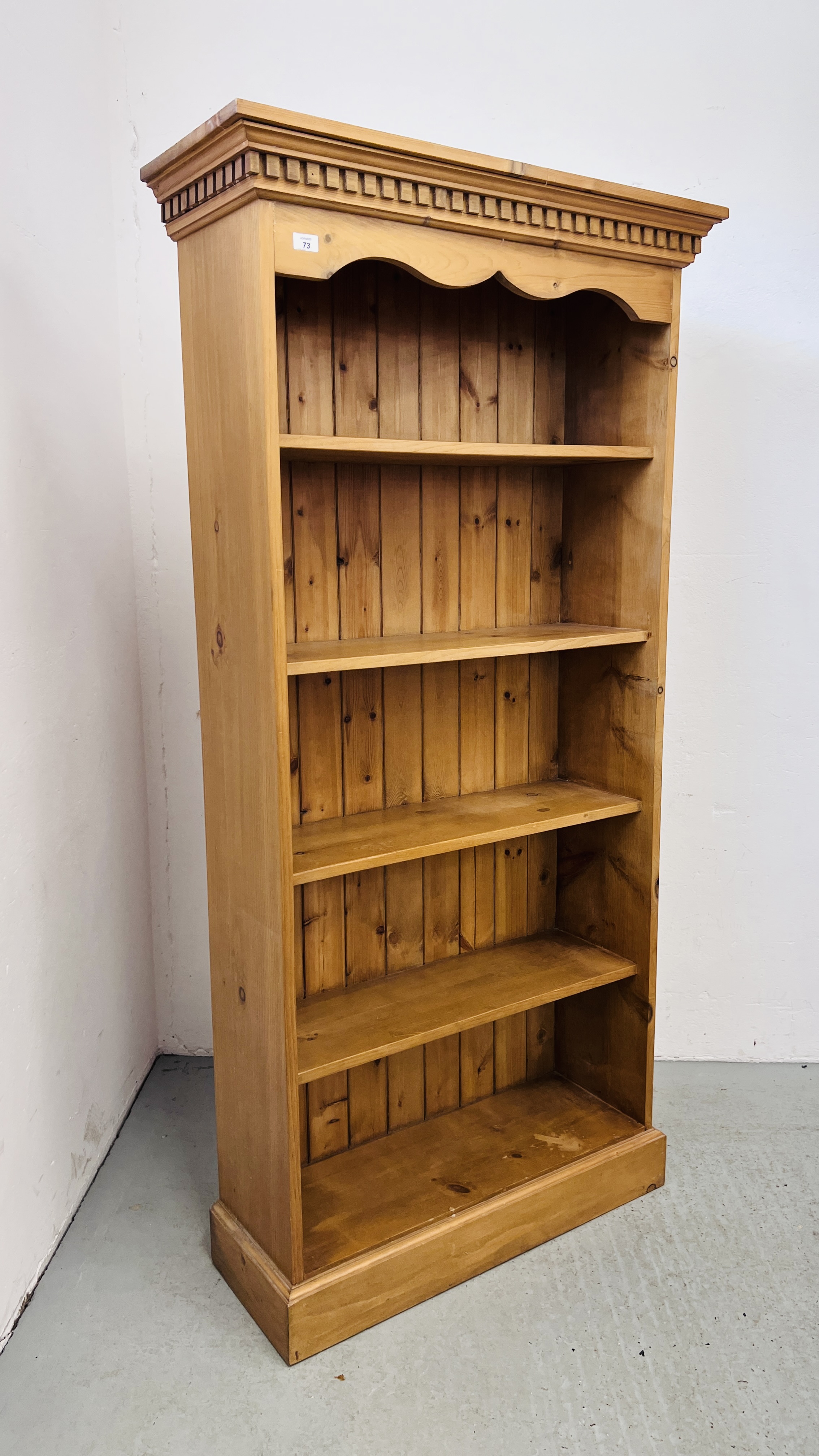 A MODERN SOLID WAXED PINE FULL HEIGHT BOOKSHELF W 91CM, D 34CM, H 184CM. - Image 7 of 8