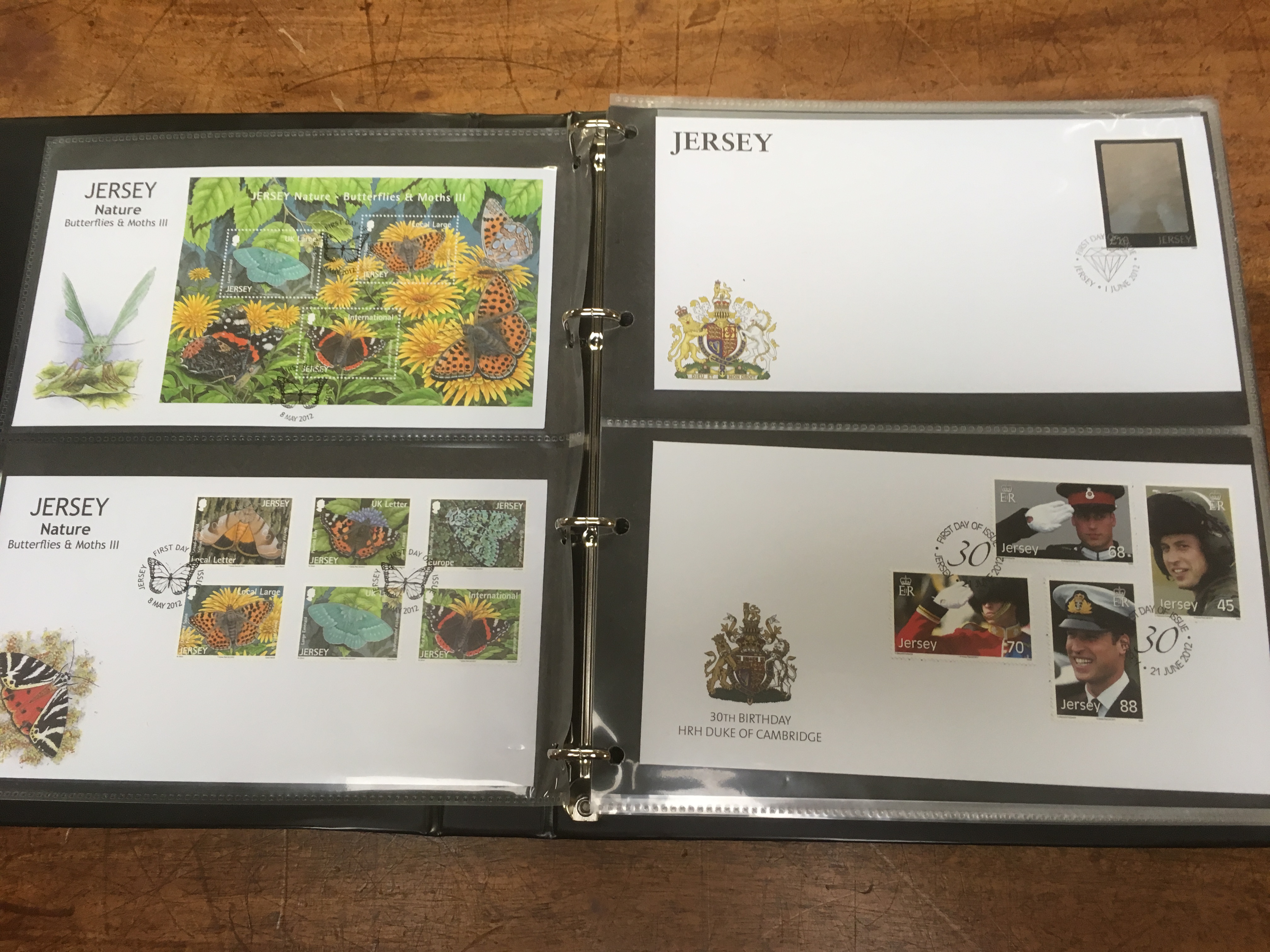 BOX WITH AN EXTENSIVE COLLECTION OF GUERNSEY TO 2016 AND JERSEY TO 2014 FIRST DAY COVERS IN TEN - Bild 6 aus 9