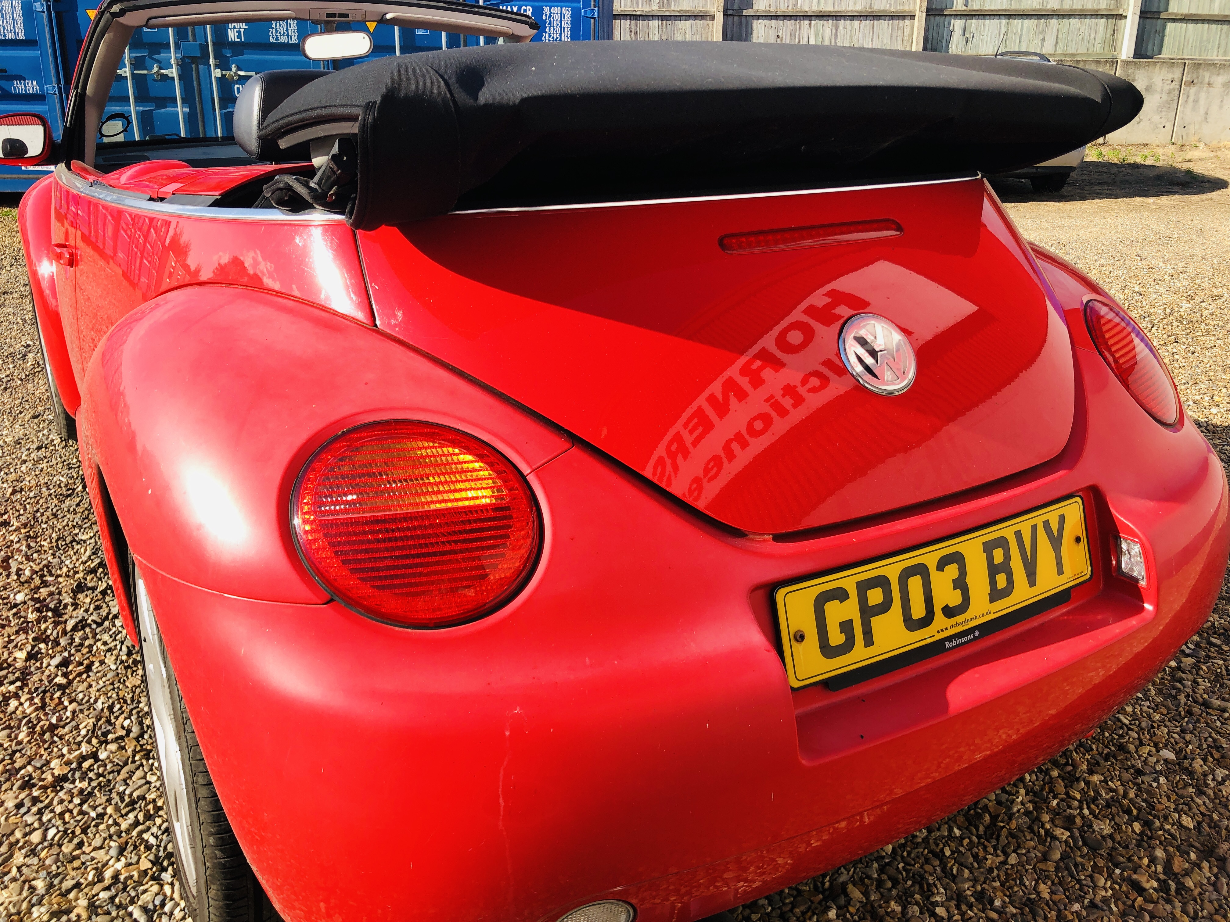 VOLKSWAGEN BEETLE CABRIOLET CONVERTIBLE - GP03 BVY. FIRST REG: 23.05.2003. RED. 1984cc. PETROL. - Image 15 of 15