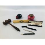 A COLLECTION OF PENS TO INCLUDE YARD O' LED PEN A 14K GOLD NIBBED PEN,