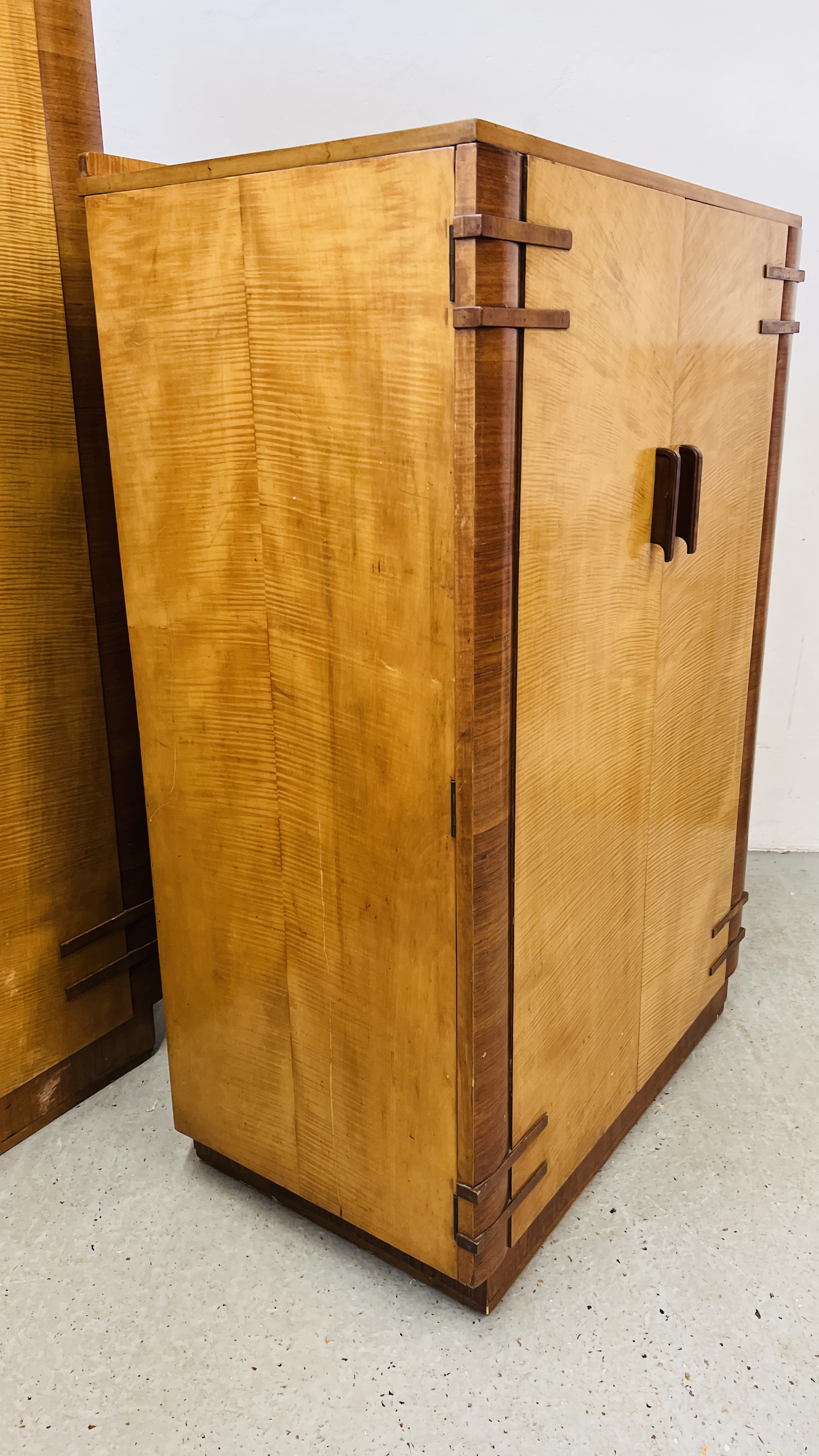 A 1930's ART DECO MAPLE FINISH WARDROBE AND MATCHING TALLBOY (WARDROBE W 123CM, D 53CM, H 185CM. - Image 3 of 19