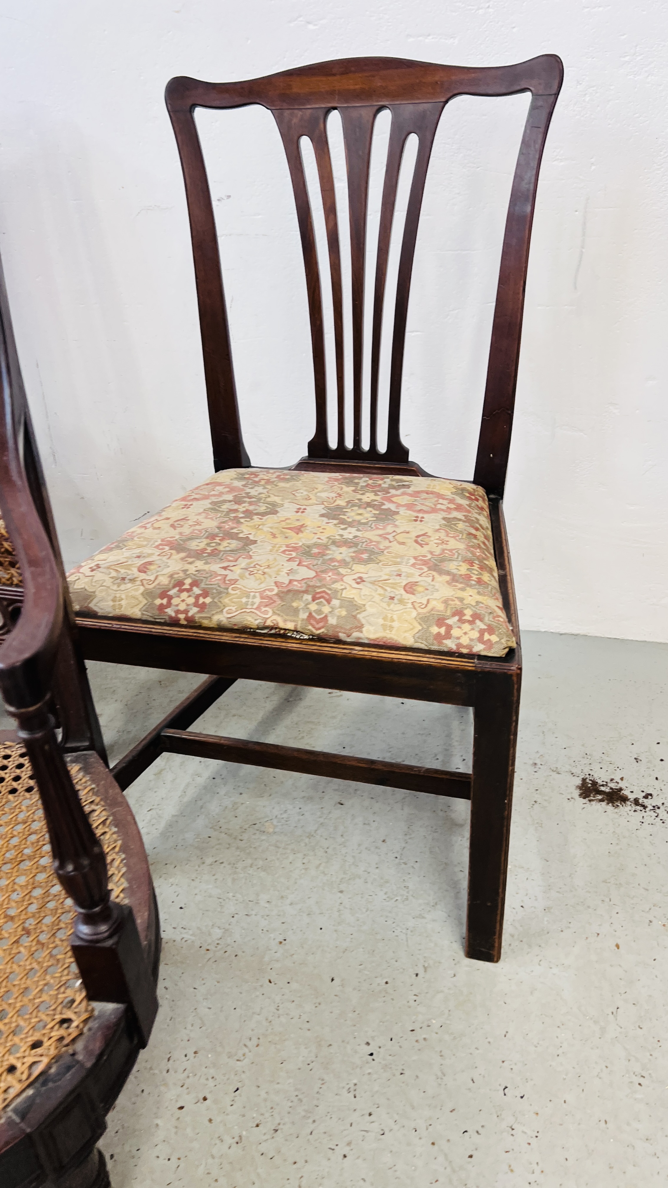 A PAIR OF ANTIQUE MAHOGANY STRUNG BACK SIDE CHAIRS WITH DROP IN SEATS, - Image 3 of 6