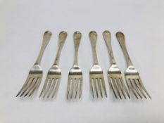 A SET OF SIX SILVER VICTORIAN FORKS, HANOVERIAN PATTERN, LONDON ASSAY.