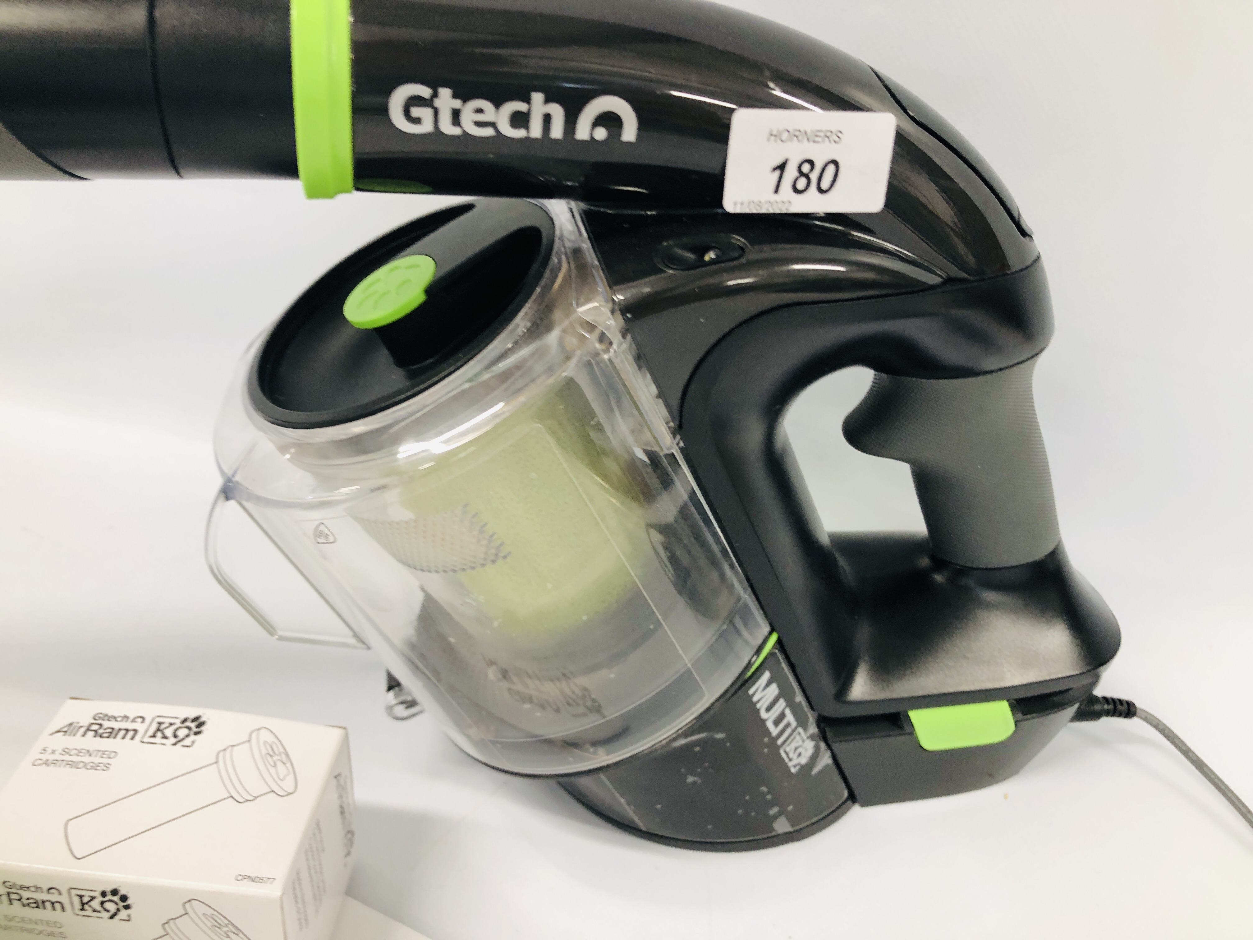 A GTECH MULTI K9 CORDLESS HAND HELD VACUUM WITH ACCESSORIES AND HANDBOOK - SOLD AS SEEN. - Image 4 of 4