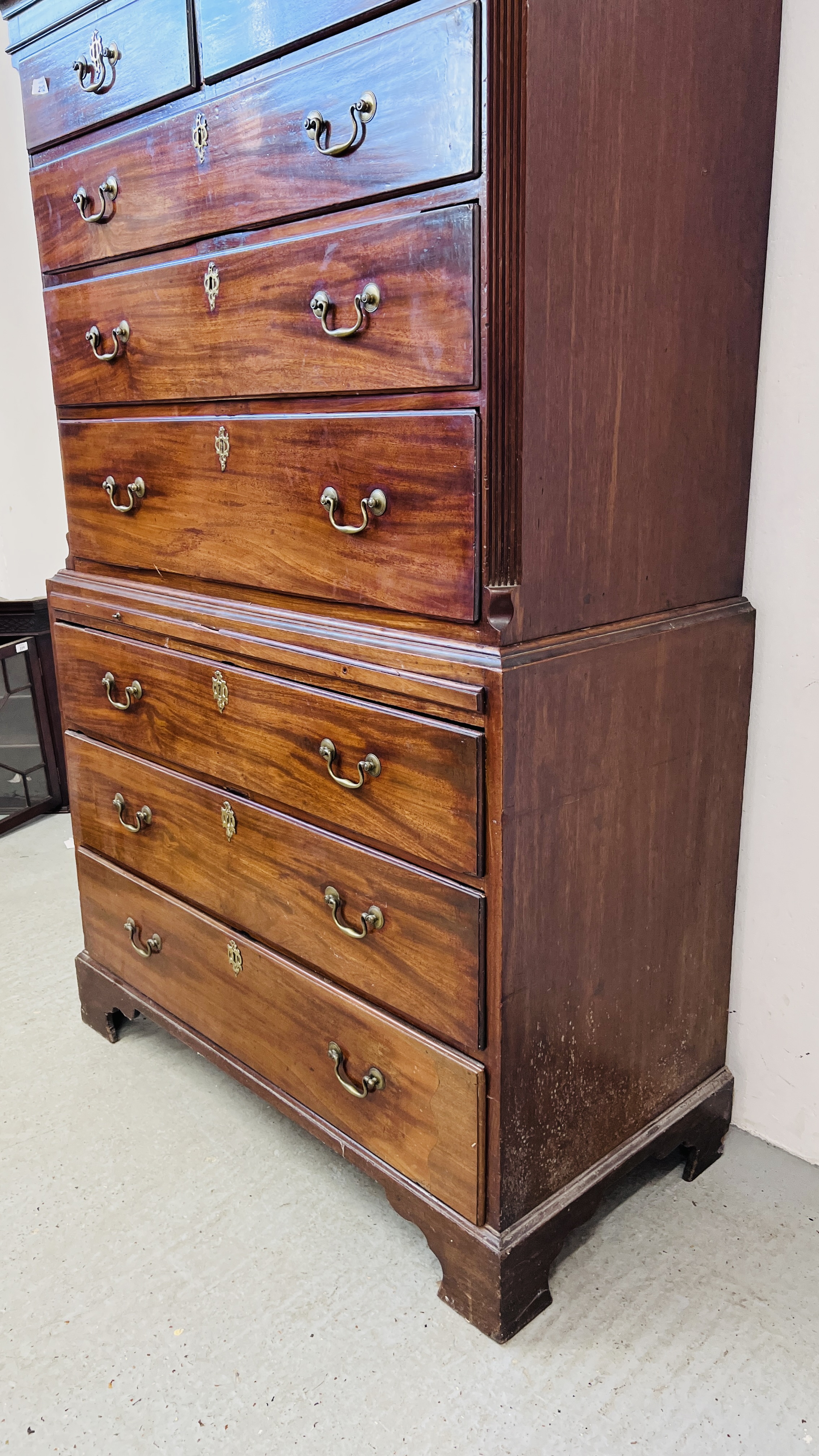 A GEORGE III MAHOGANY CHEST ON CHEST, RETAINING ORIGINAL HANDLES, THE BASE WITH BRUSHING SLIDE, - Image 5 of 17