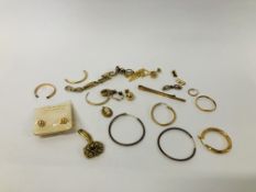 QUANTITY OF GOLD AND YELLOW METAL JEWELLERY TO INCLUDE VARIOUS HOOP EARRINGS, 9CT.